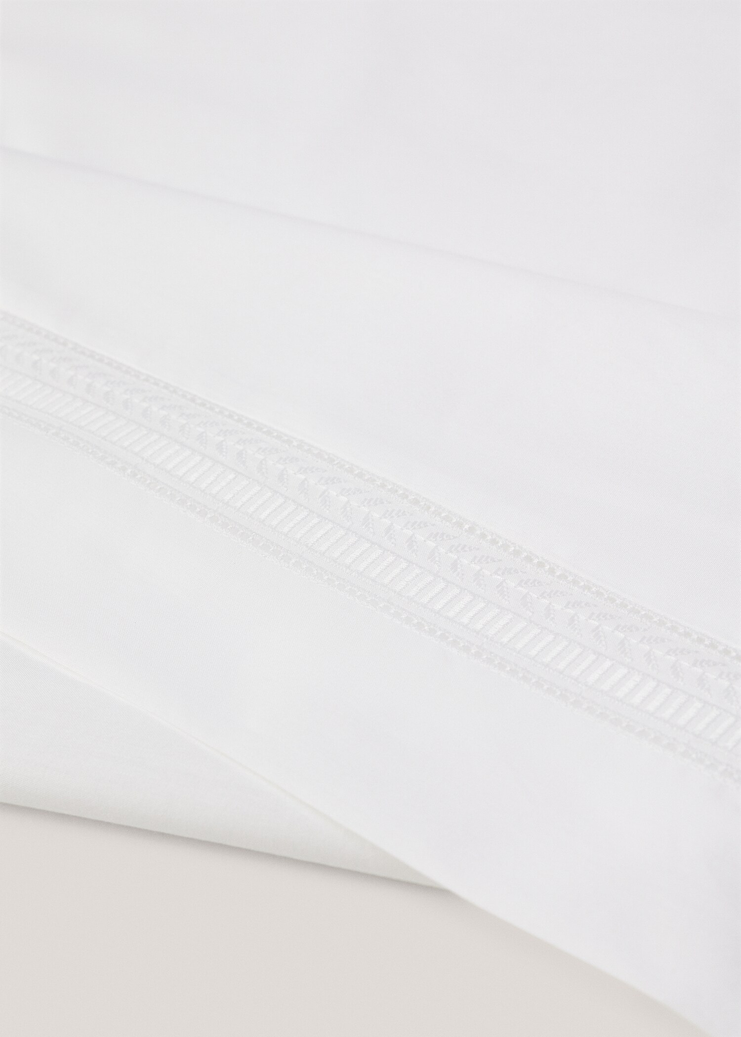 Overlaken med broderte detaljer, seng 150/160 cm - Artikkeldetalj 1
