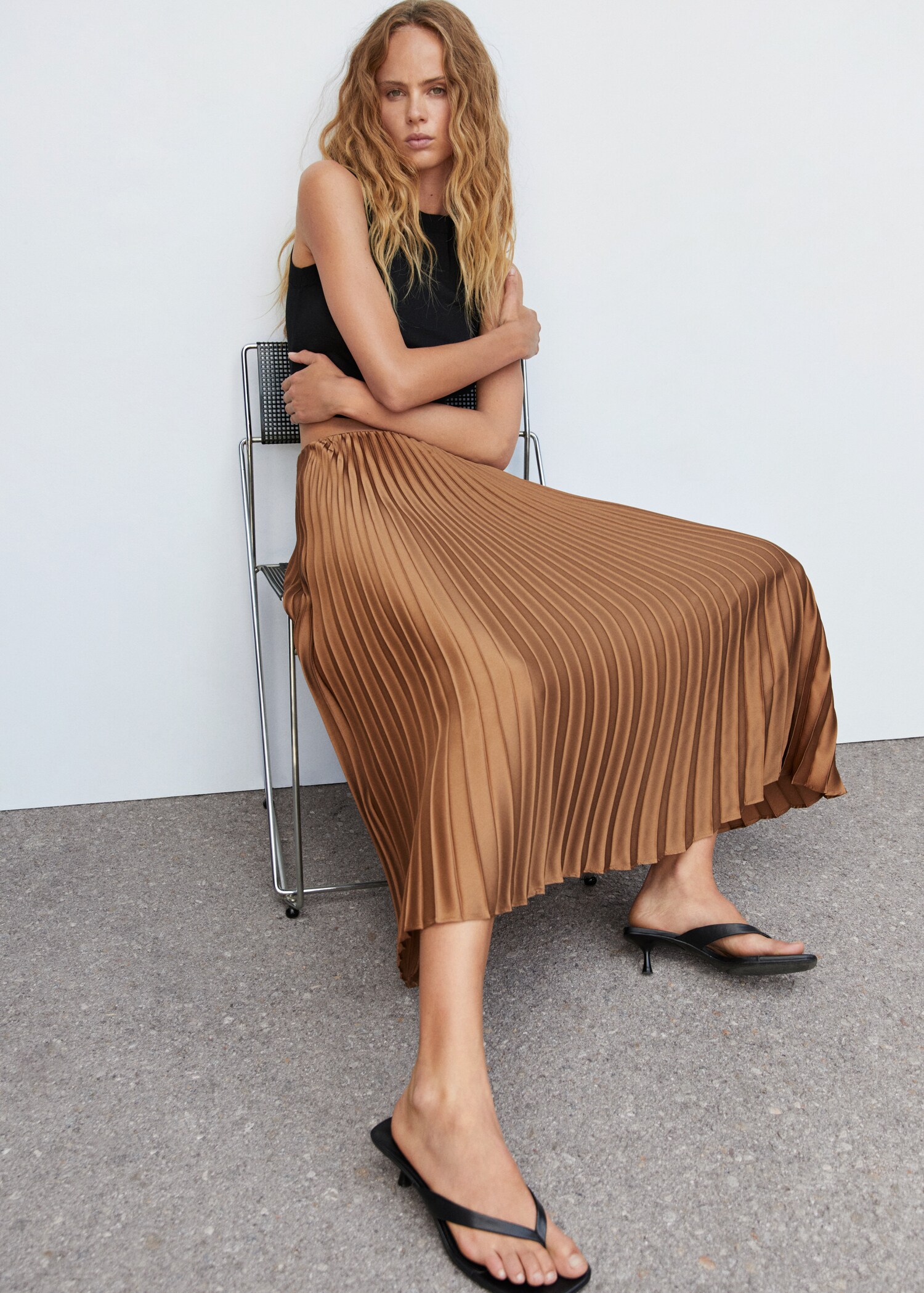 Pleated midi skirt - Details of the article 2