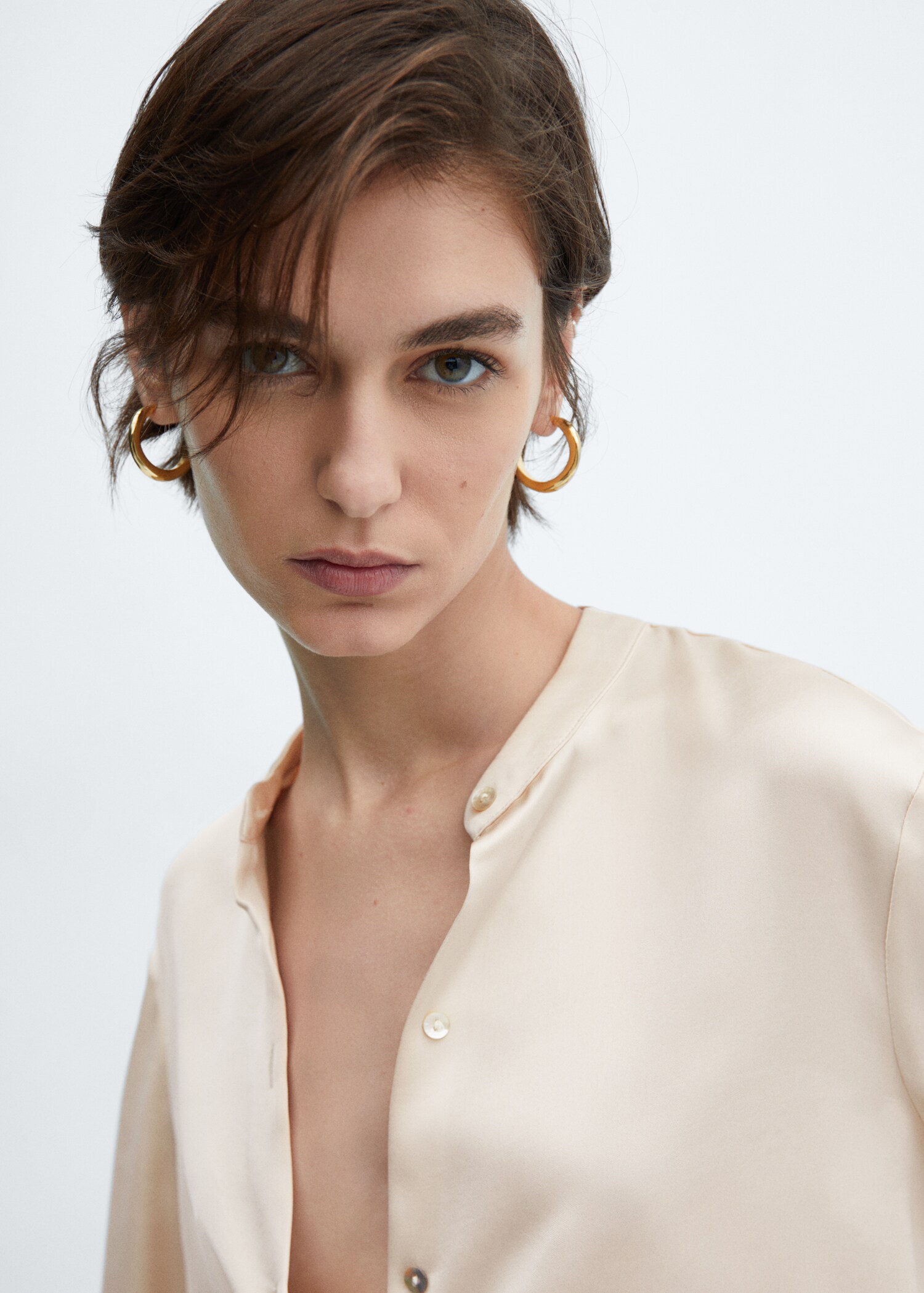 Camisa satinada cuello redondo - Detalle del artículo 6