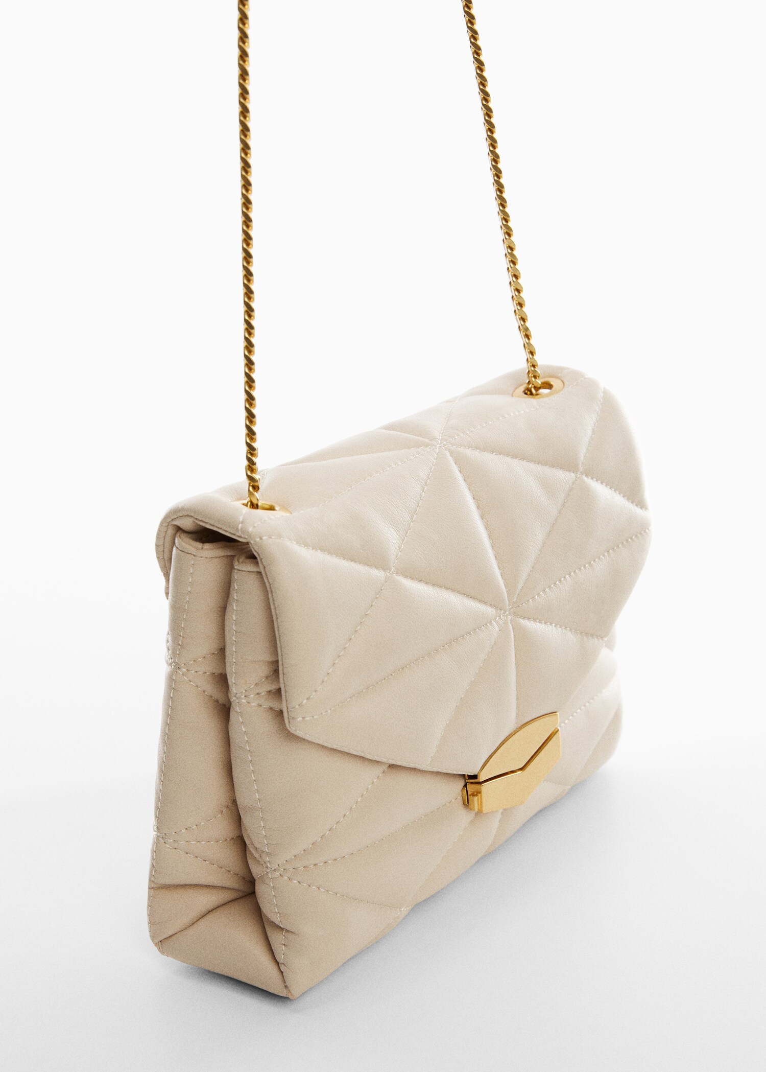 Bolso acolchado solapa - Plano medio
