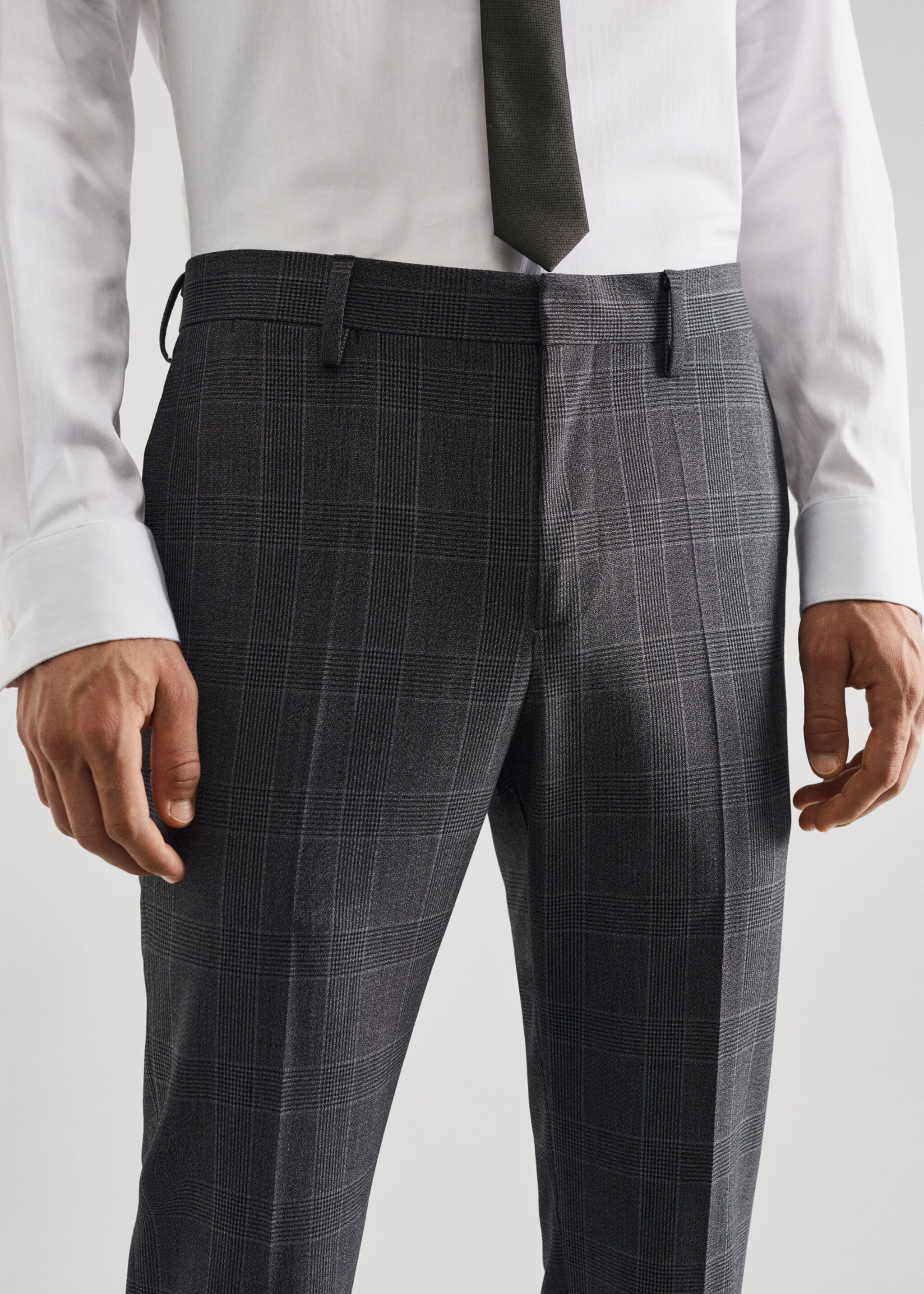 Pantaloni de costum super slim fit în carouri - Detaliu al articolului 1