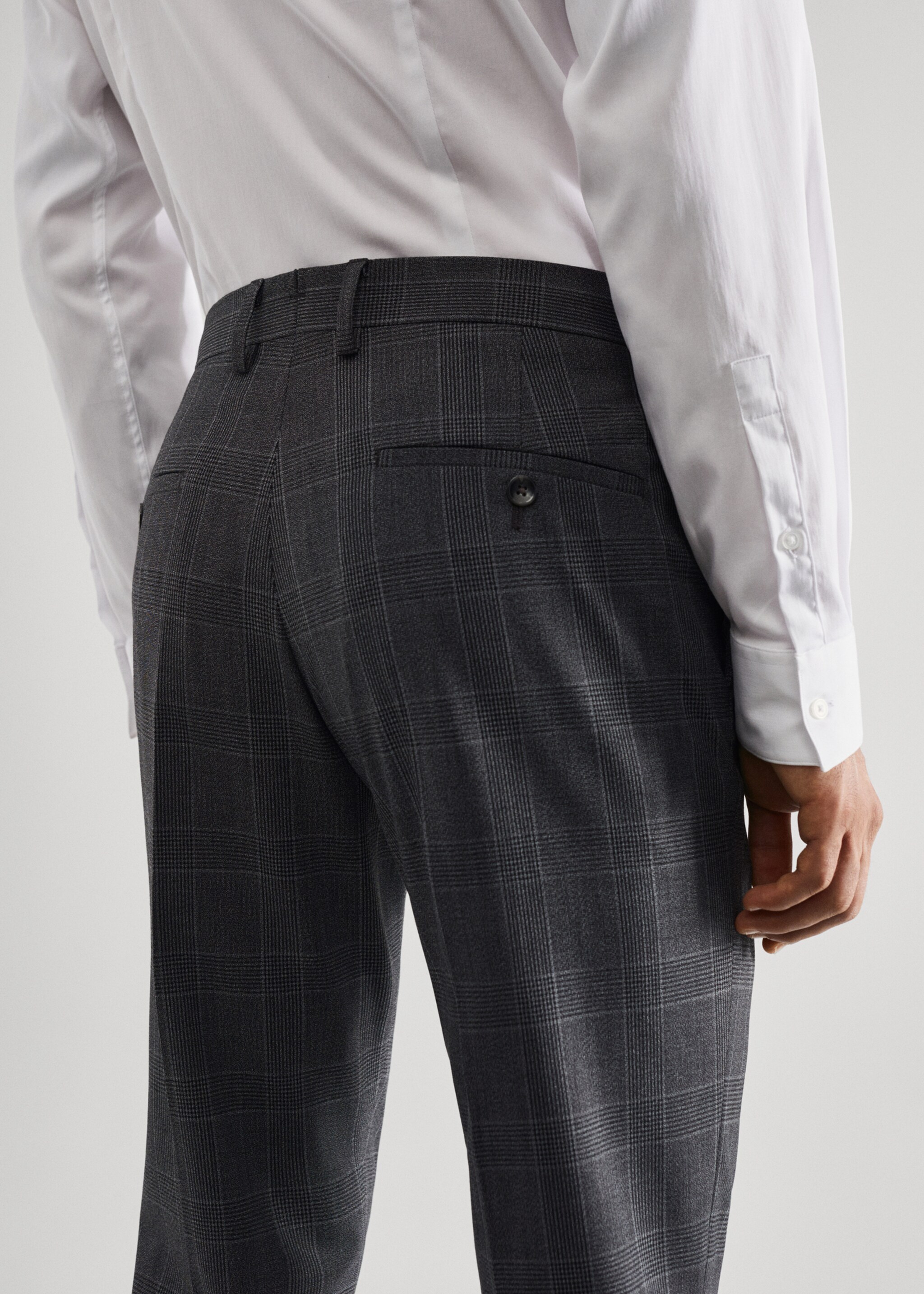 Pantaloni de costum super slim fit în carouri - Detaliu al articolului 6