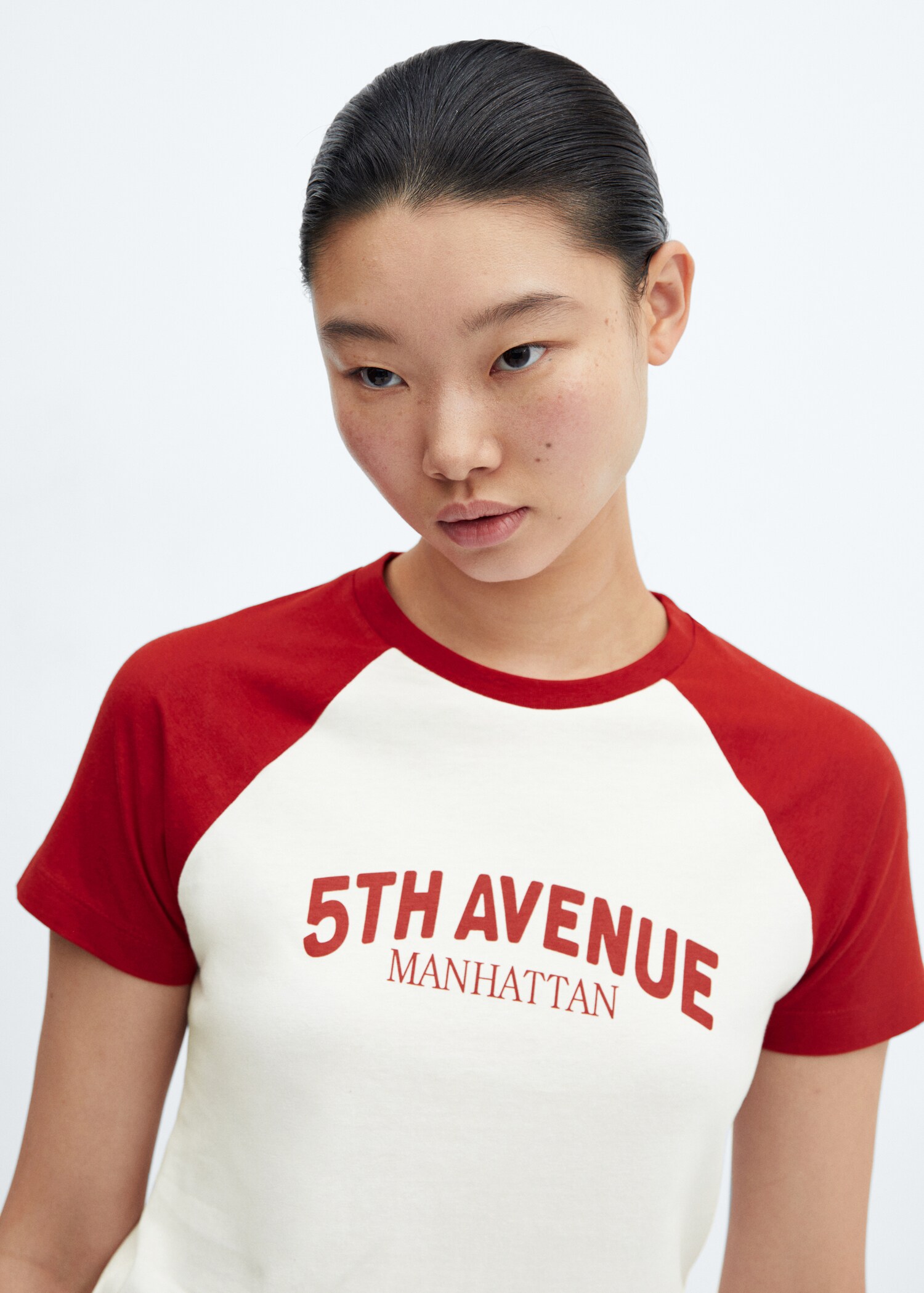 T-Shirt mit Schriftzug - Damen | MANGO OUTLET Deutschland