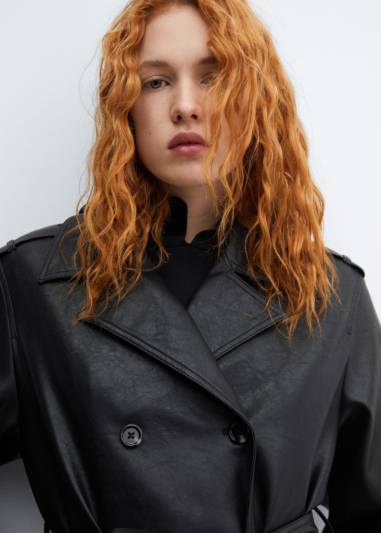 Oversized-Trenchcoat mit Leder-Effekt - Detail des Artikels 1