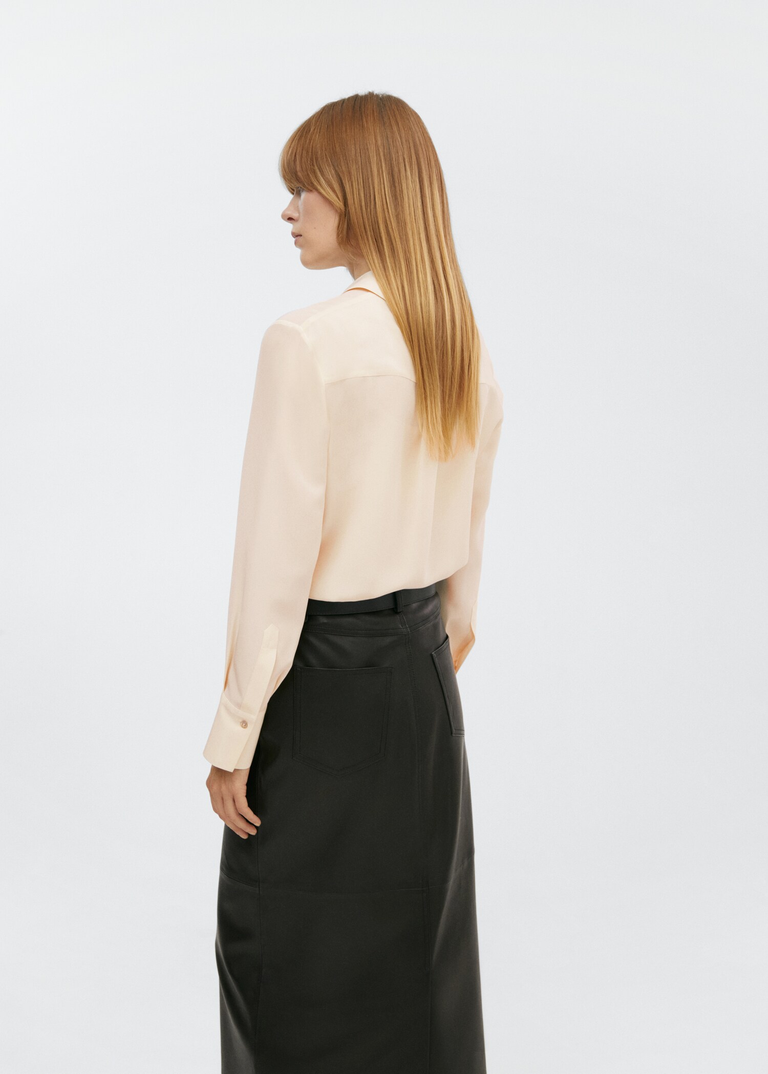 Silk shirt with hidden buttons - Reverse of the article
