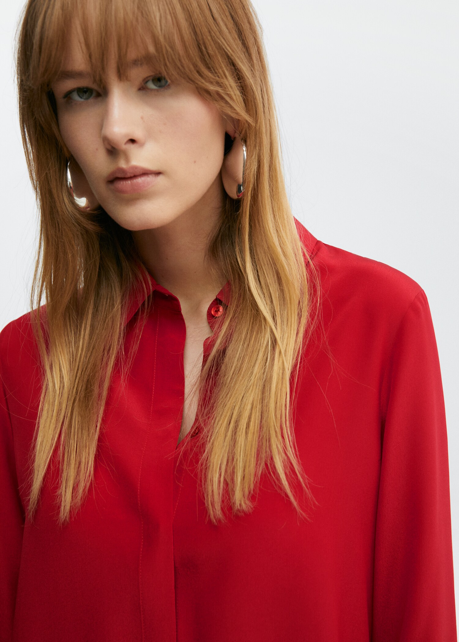 Silk shirt with hidden buttons - Details of the article 1