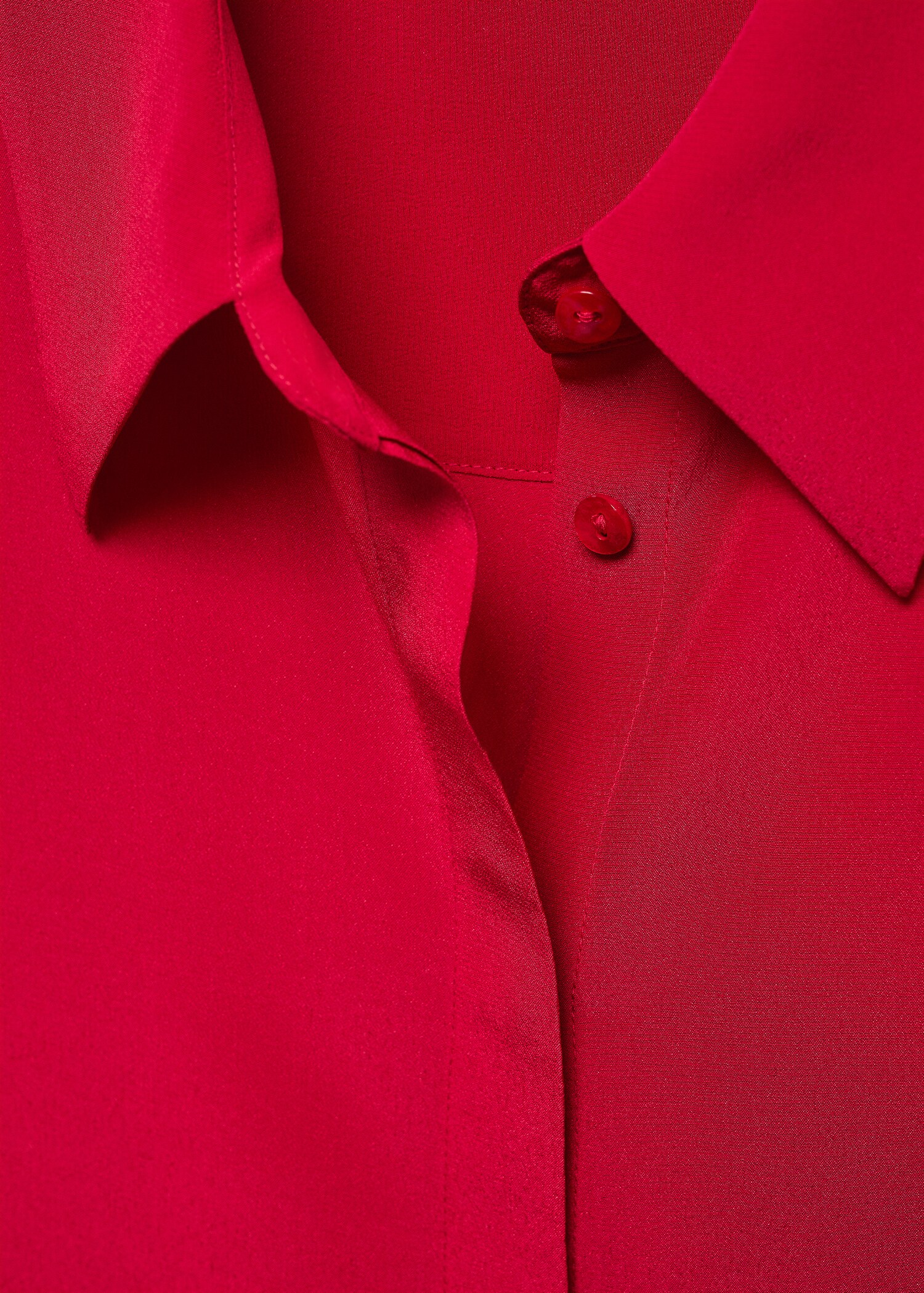 Silk shirt with hidden buttons - Details of the article 8
