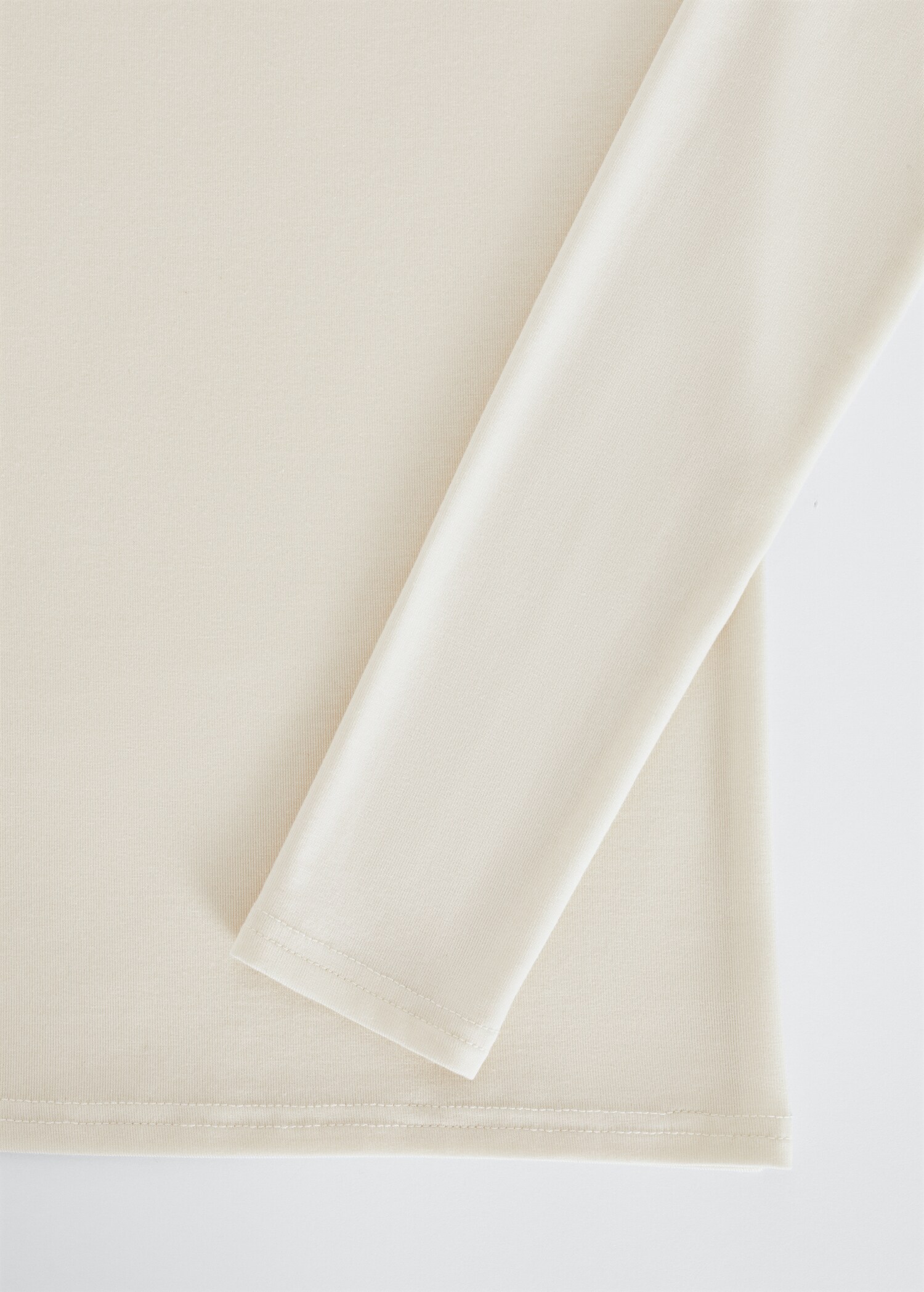Boat-neck fitted t-shirt - Details of the article 8