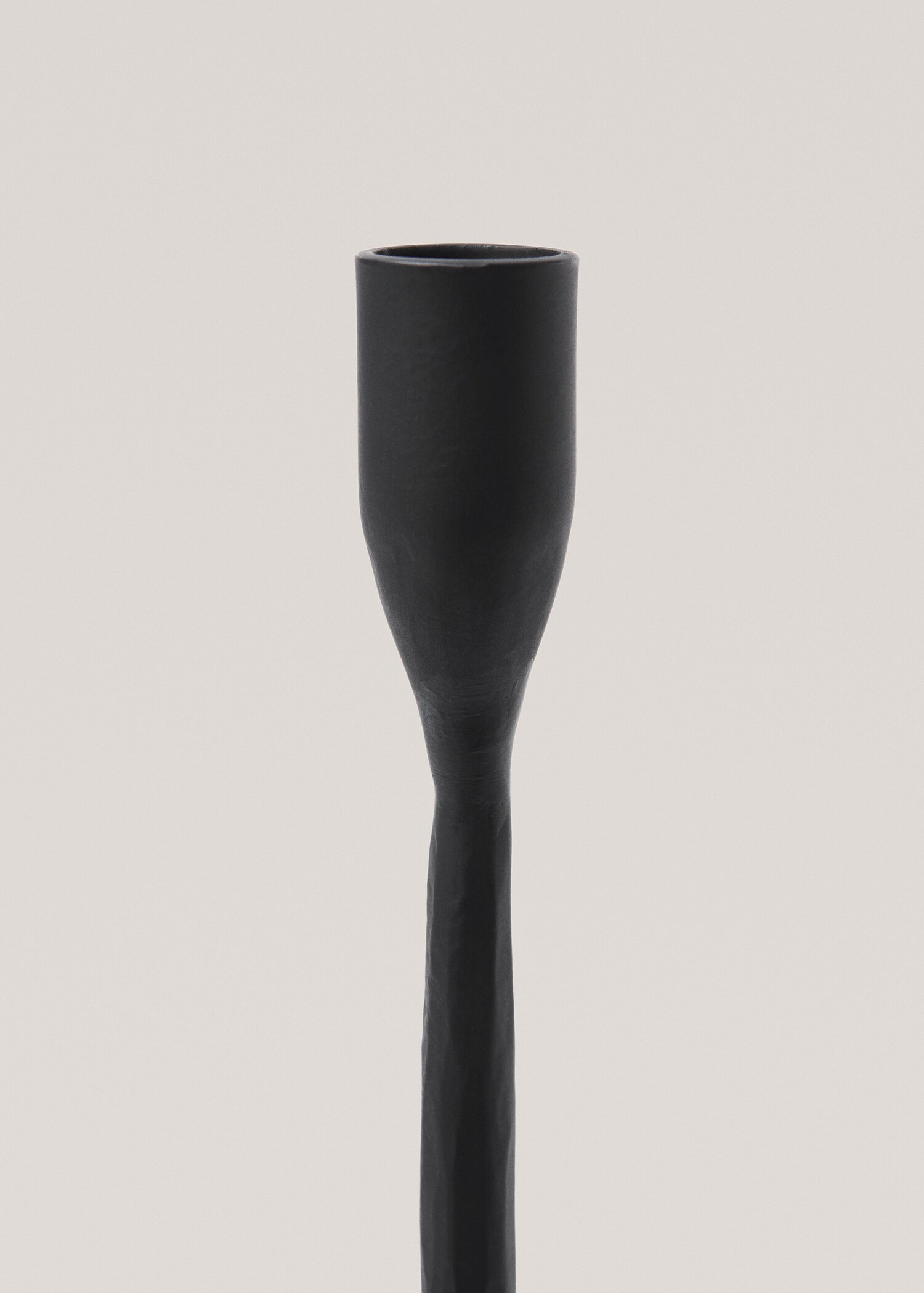 Iron candleholder - Details of the article 1