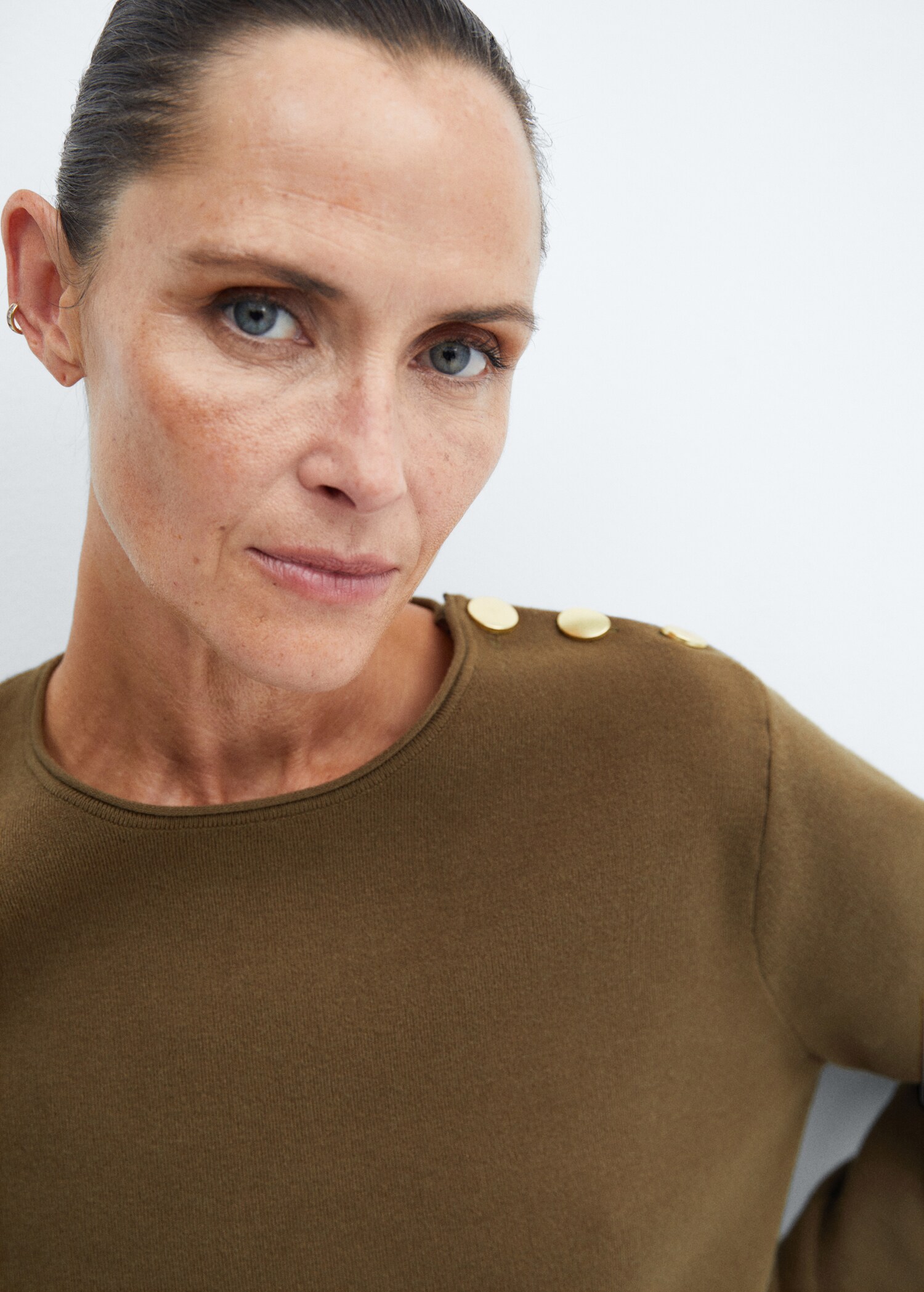 Sweater with shoulder buttons - Details of the article 1