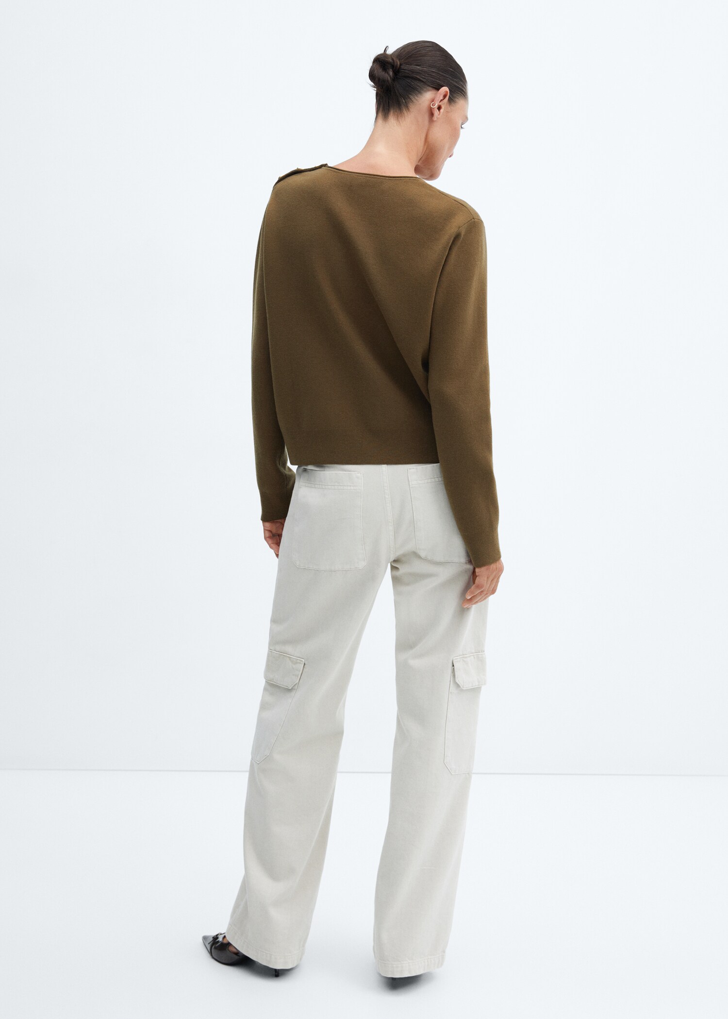Sweater with shoulder buttons - Reverse of the article