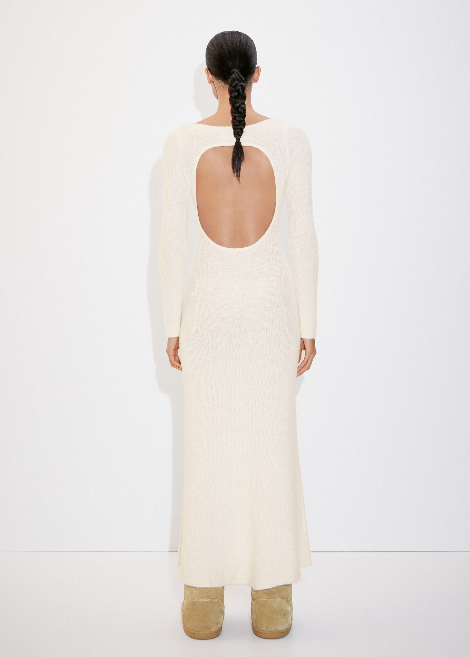 Open-back knitted dress - Reverse of the article