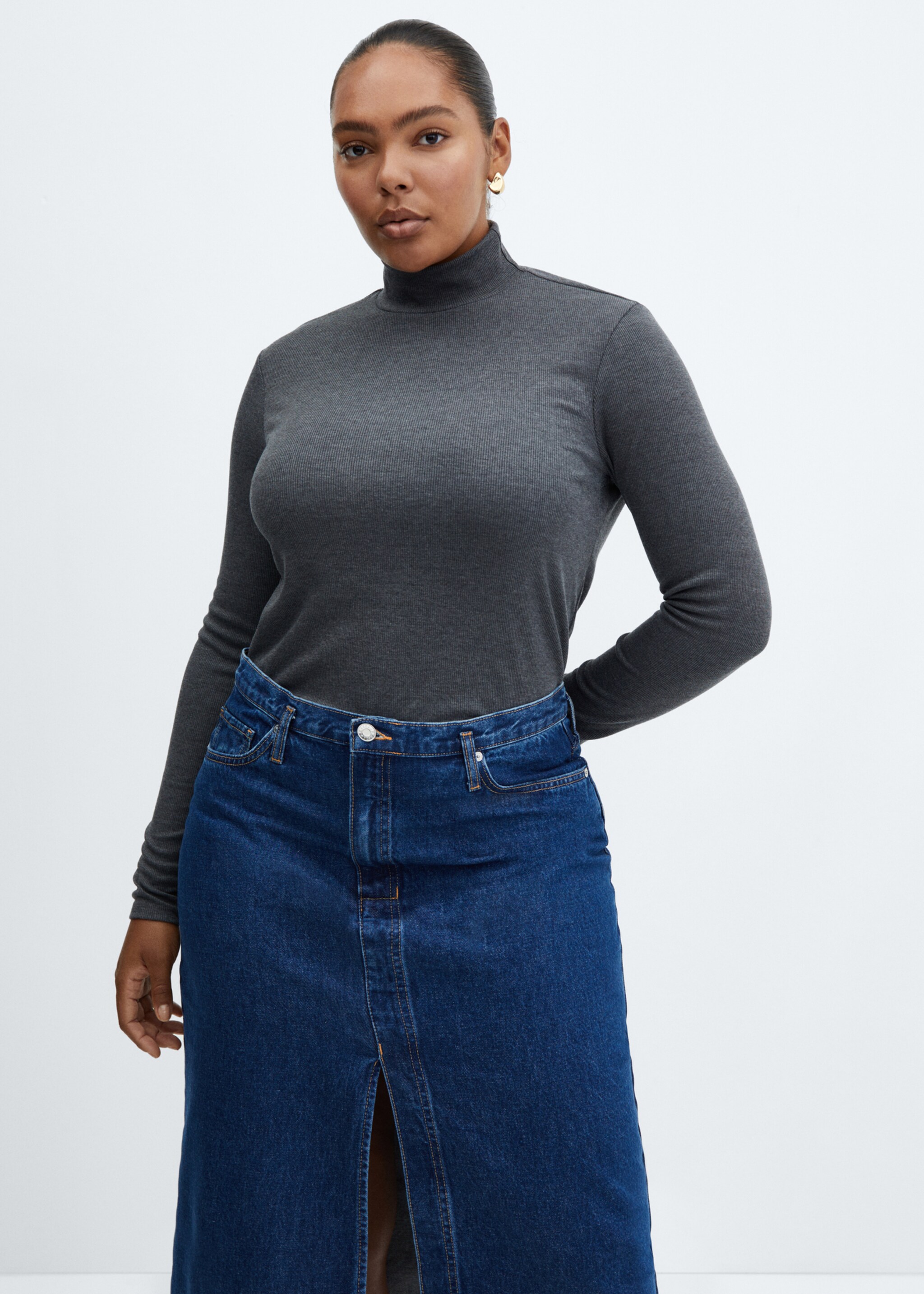 Turtleneck T-shirt - Details of the article 5, Grey. Ref: 57057730-00.