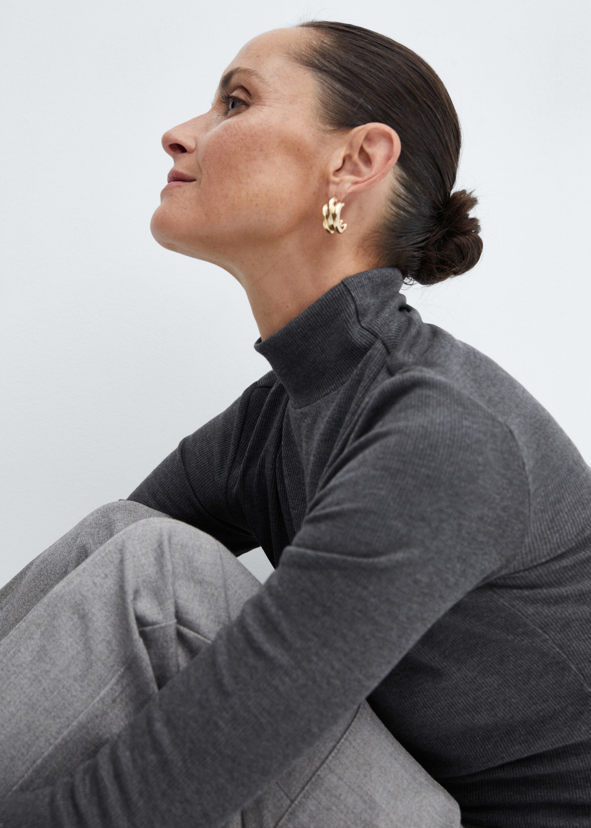 Turtleneck T-shirt - Details of the article 6, Grey. Ref: 57057730-00.