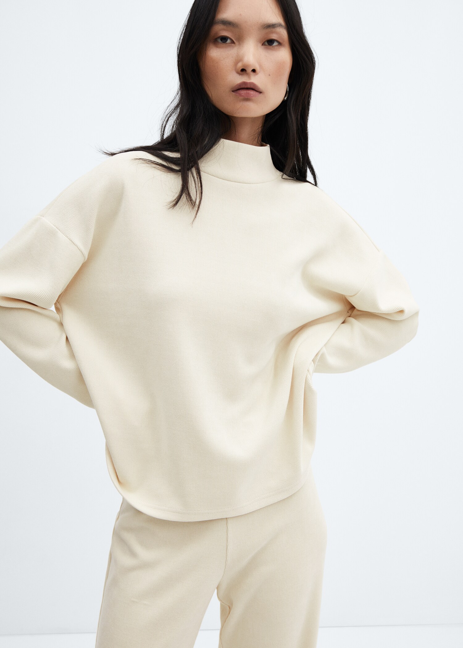 Sudadera pana cuello perkins - Plano medio