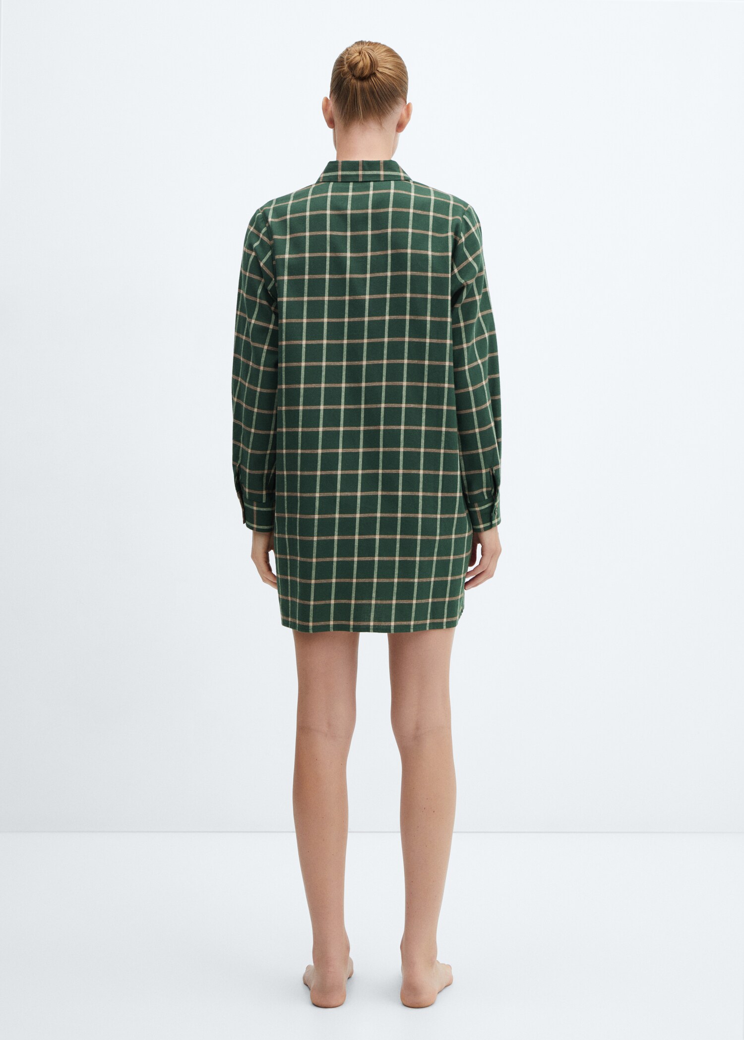 Check flannel lace nightgown - Reverse of the article