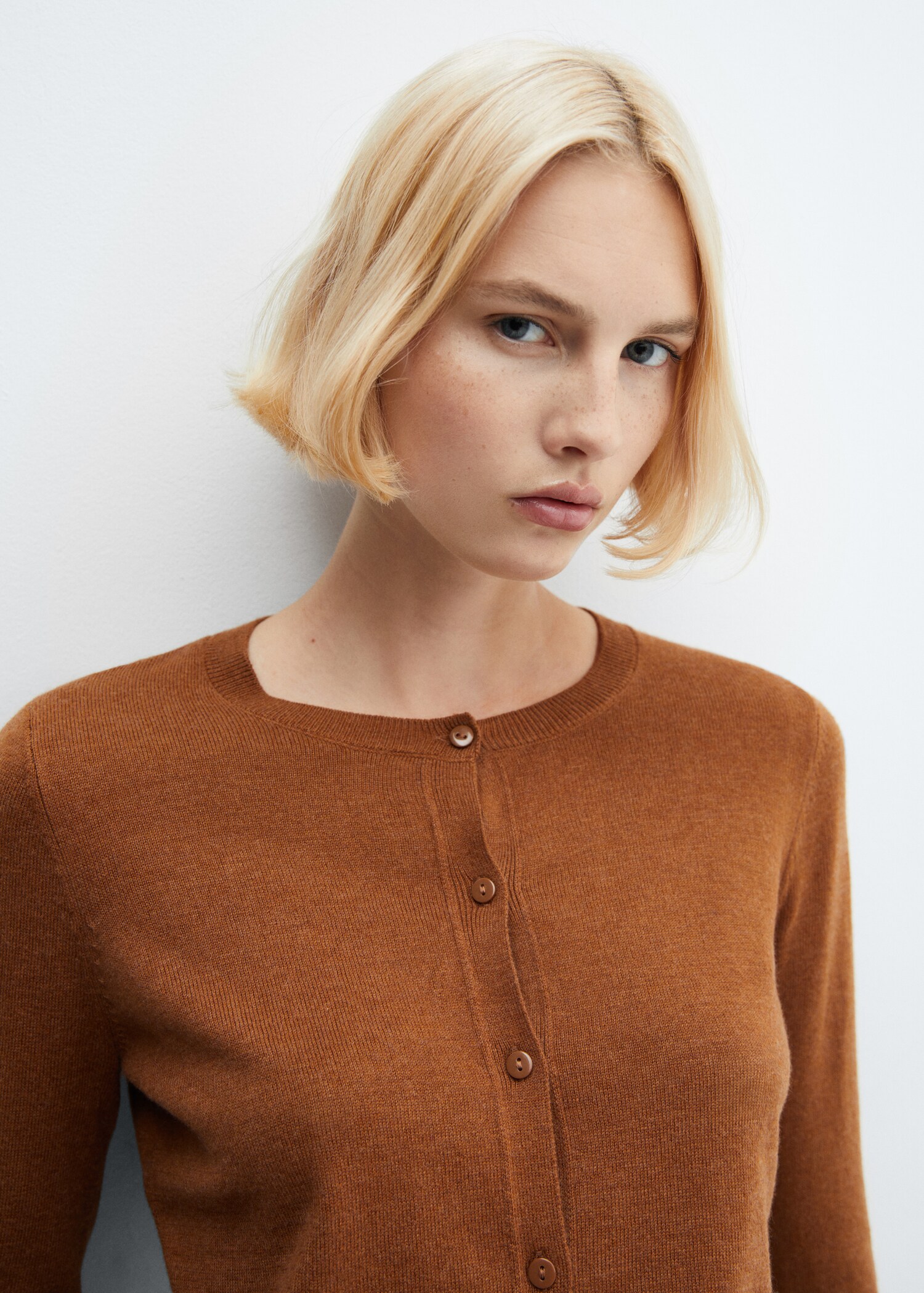 Baumwoll-Strickjacke mit Knöpfen - Detail des Artikels 1