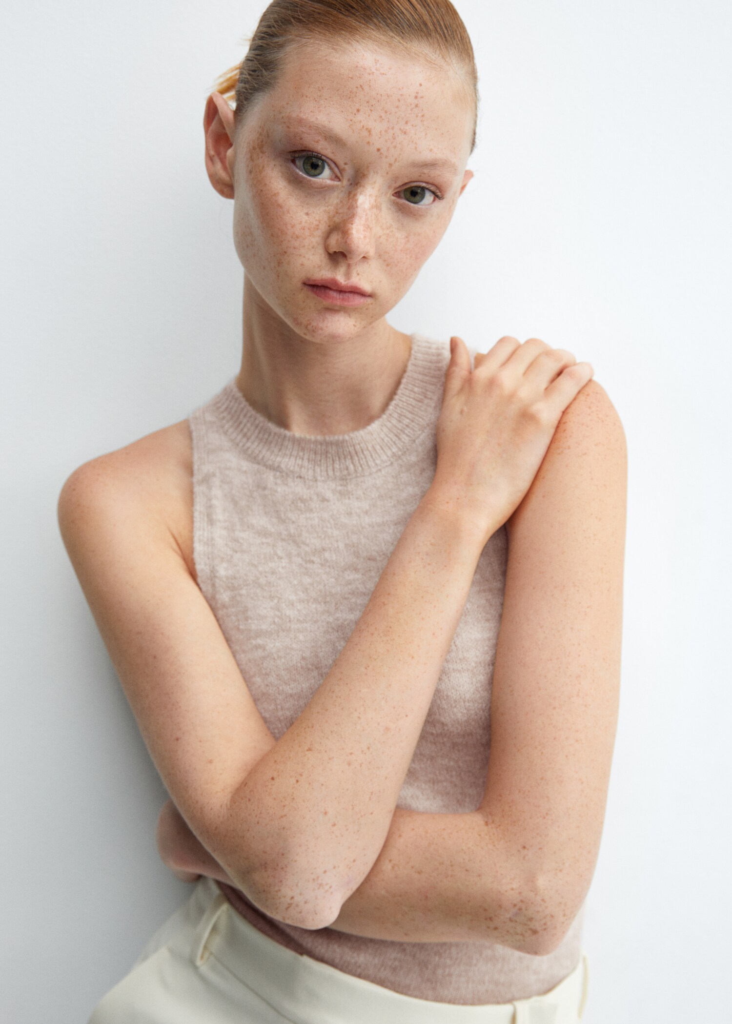 Round-neck knitted top - Details of the article 1
