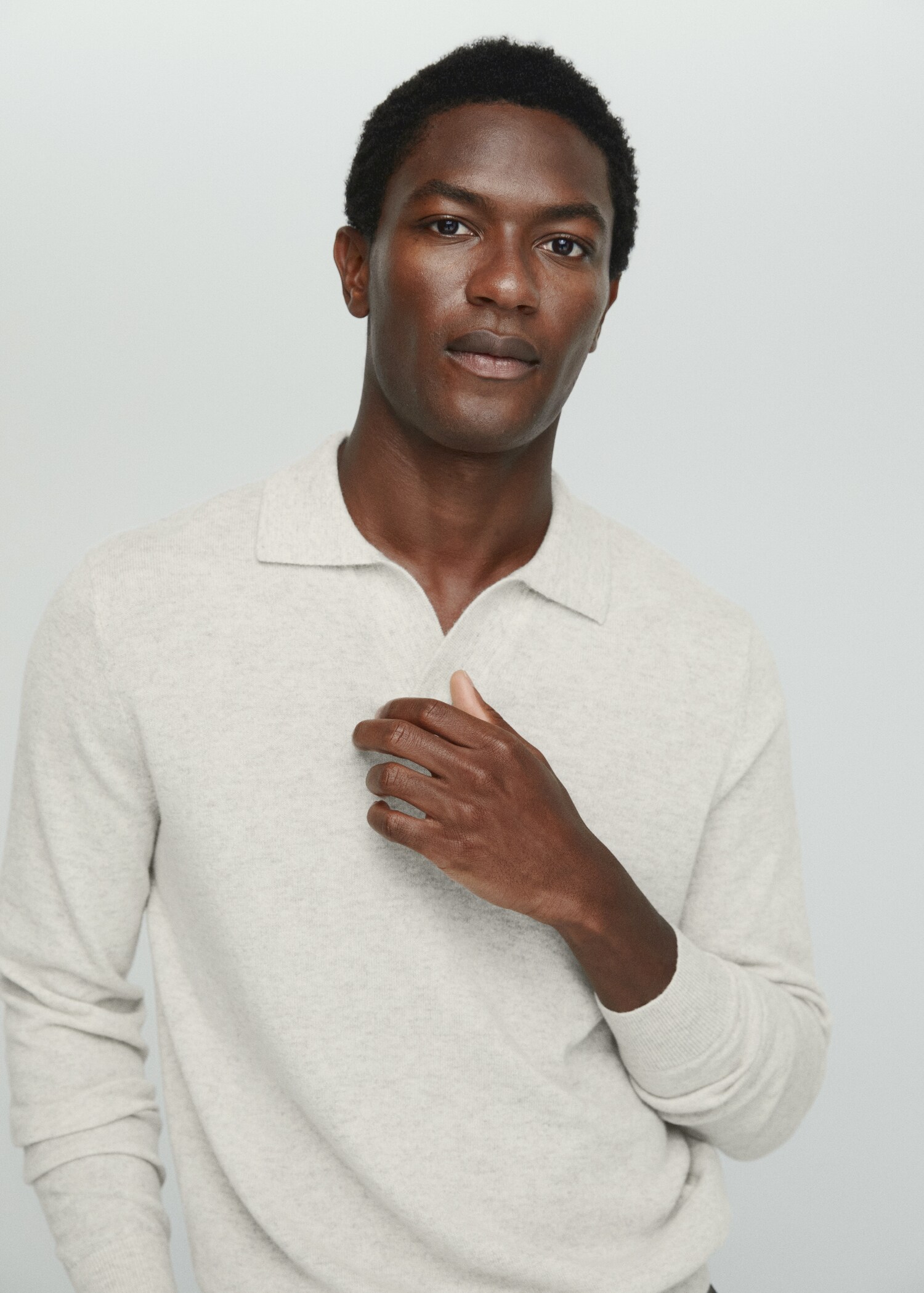100% cashmere knitted polo shirt - Details of the article 1