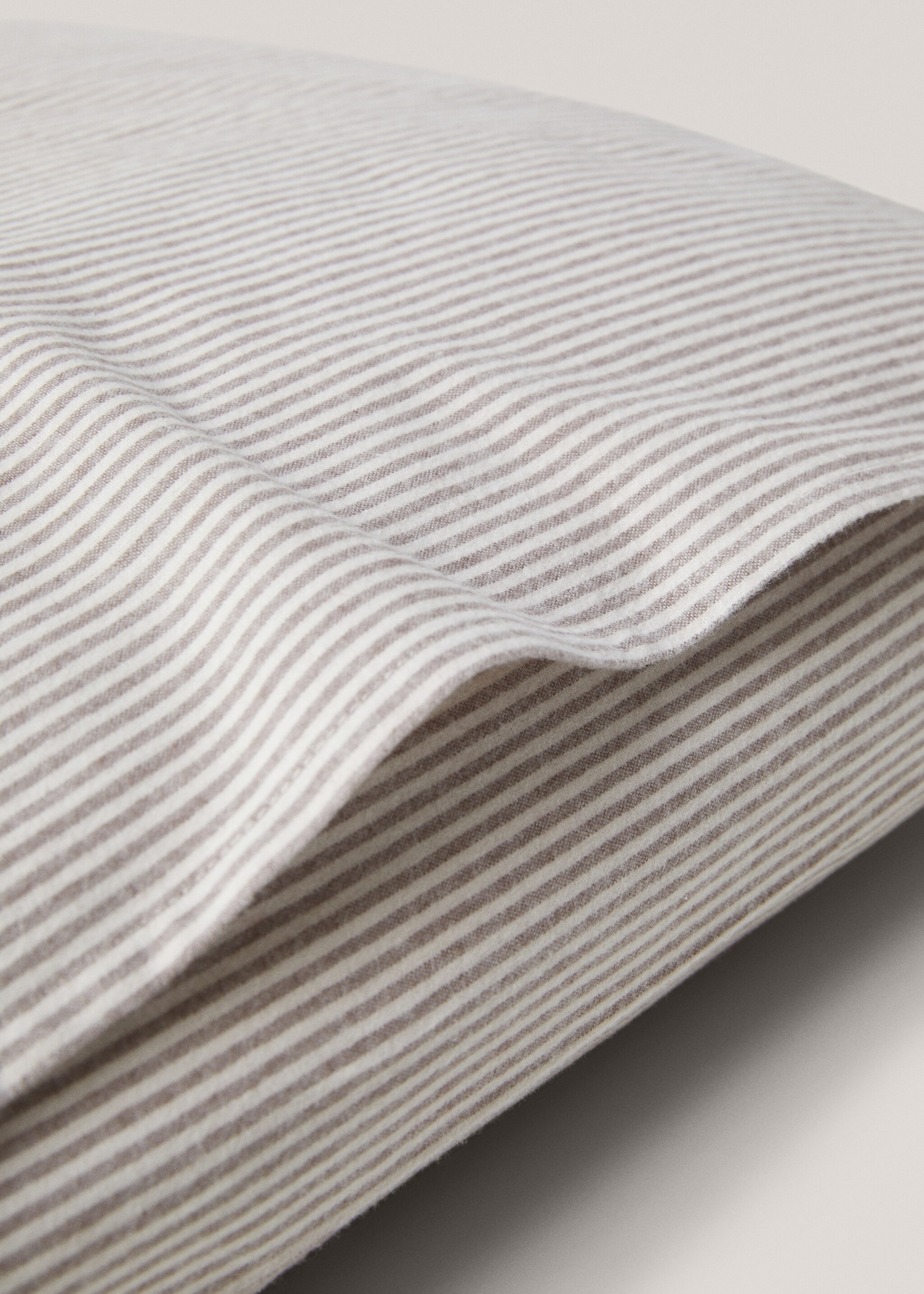 Taie d'oreiller flanelle rayures 50x75 cm (Lot de deux) - Détail de l'article 1, Beige. Ref: 57059221-00.
