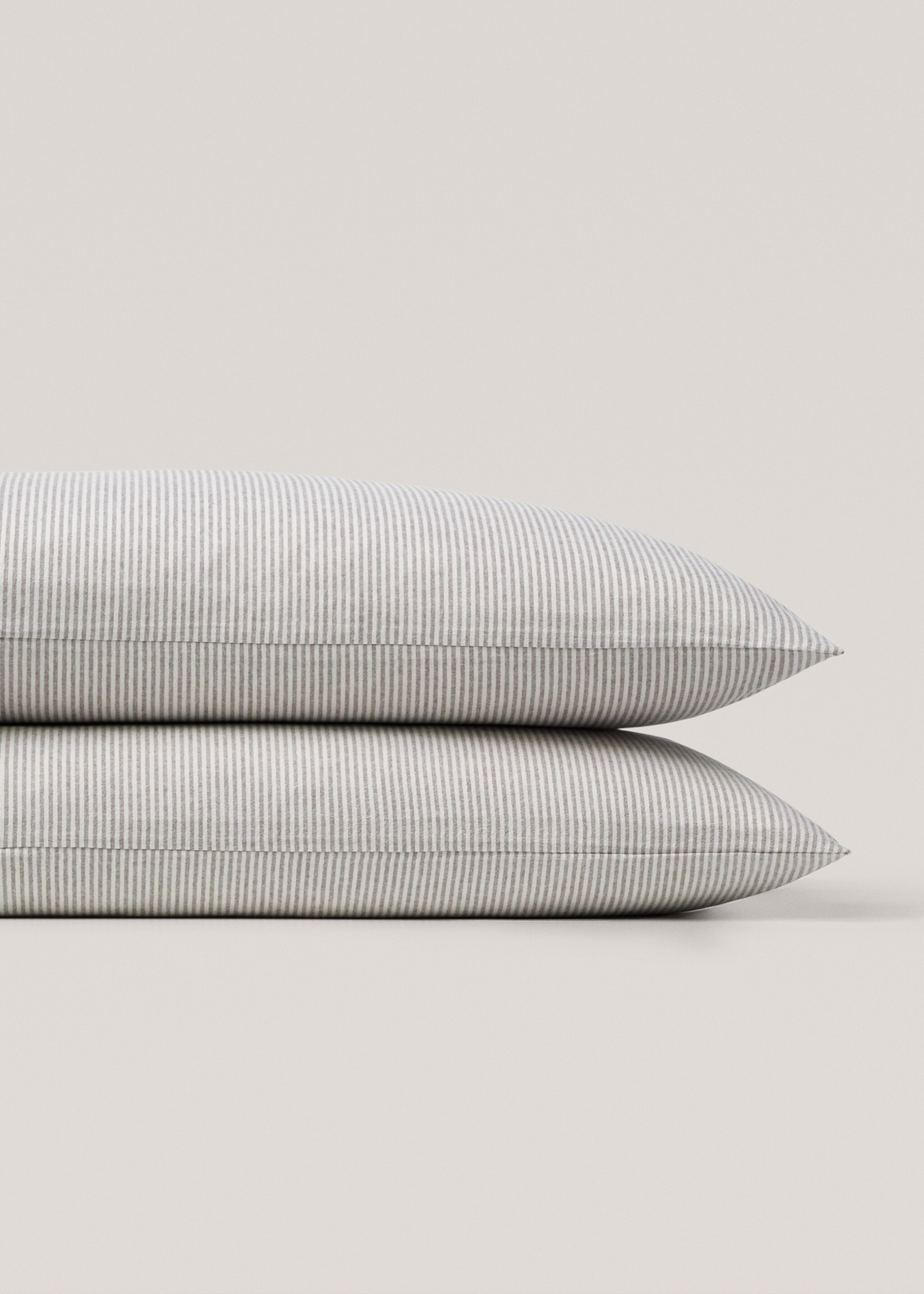 Taie d'oreiller flanelle rayures 50x75 cm (Lot de deux) - Détail de l'article 3, Beige. Ref: 57059221-00.