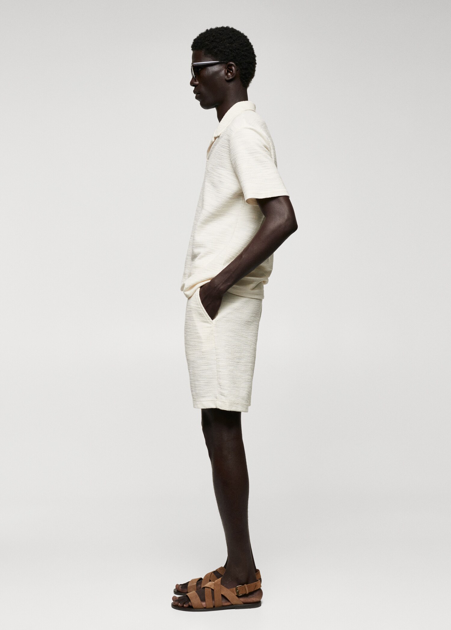 Bowling-collar structured polo shirt  - Details of the article 2