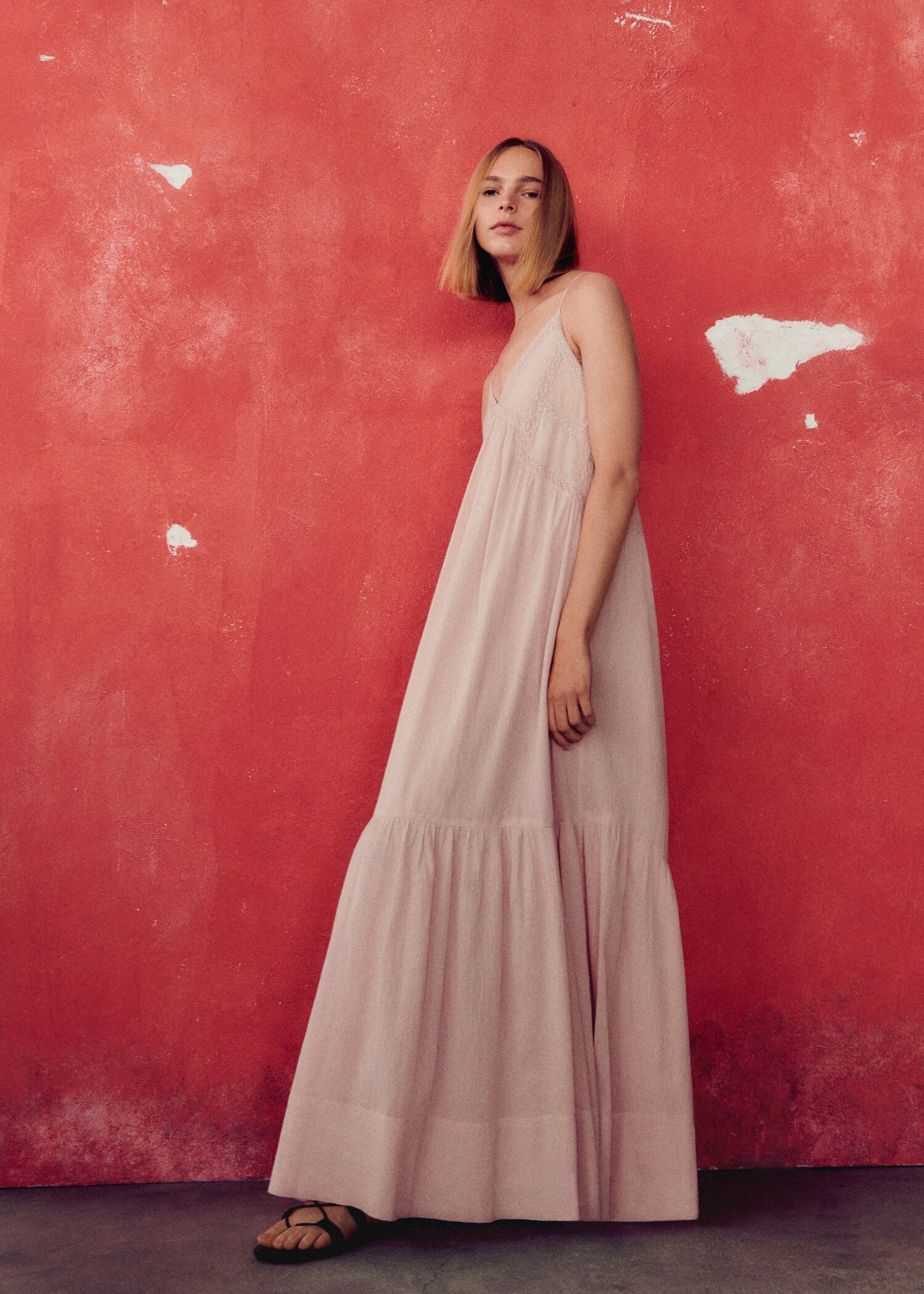 Maxi-dress with lace details - Details of the article 6