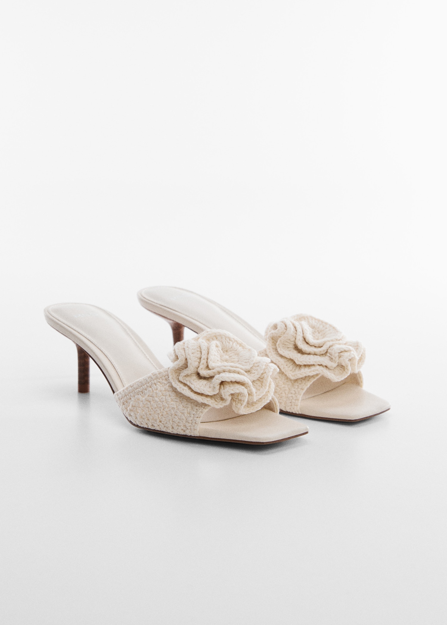 Sandalia flor crochet - Plano medio
