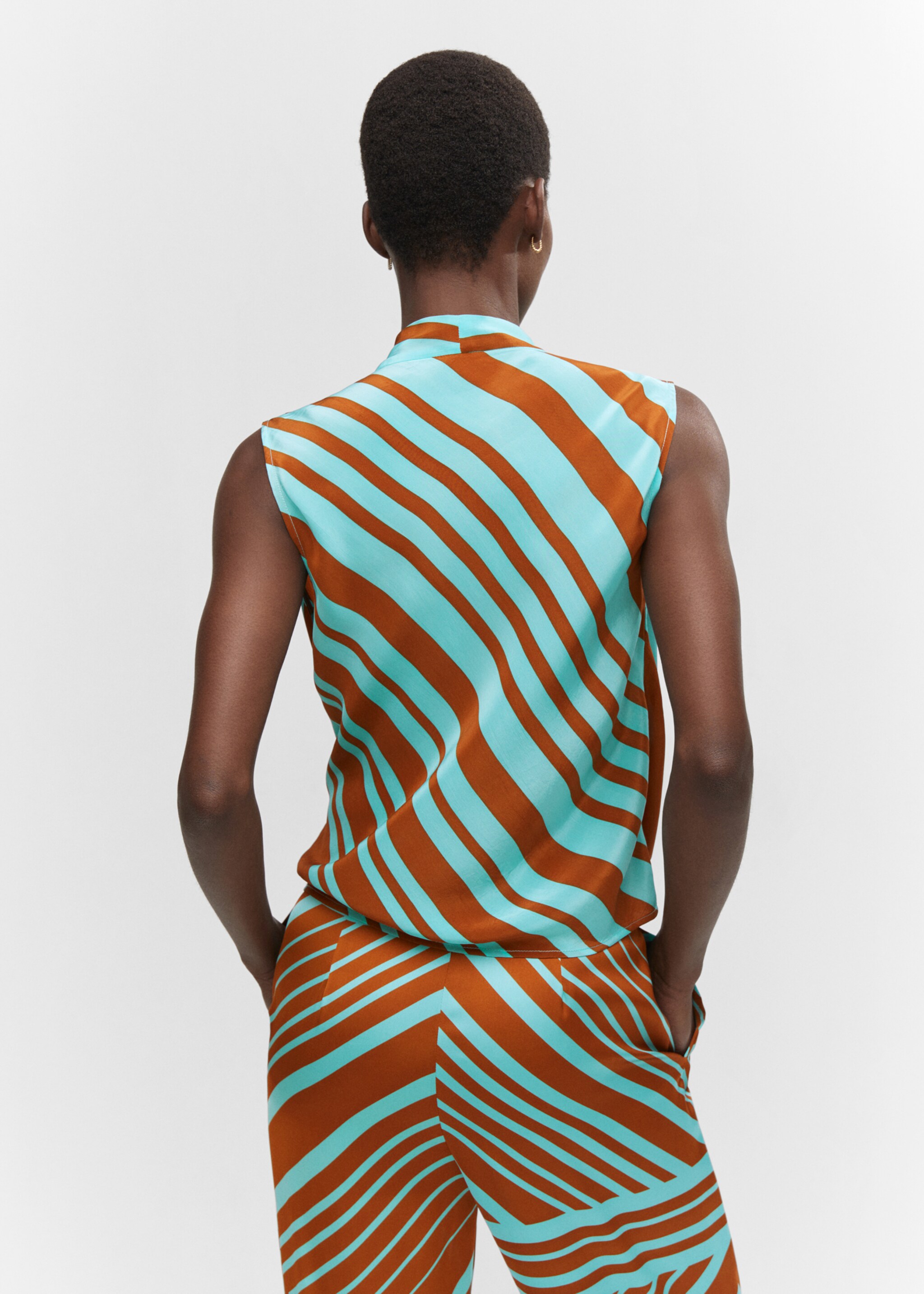 Gestreifte Wickelbluse - Rückseite des Artikels, Türkis. Ref: 57062889-00.