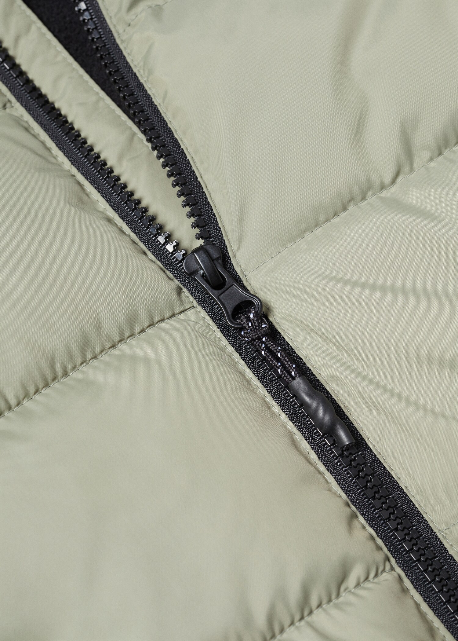Hood quilted coat - Details of the article 8