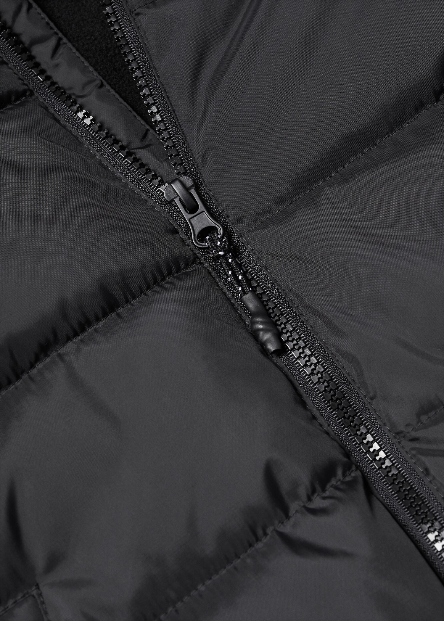 Hood quilted coat - Details of the article 8