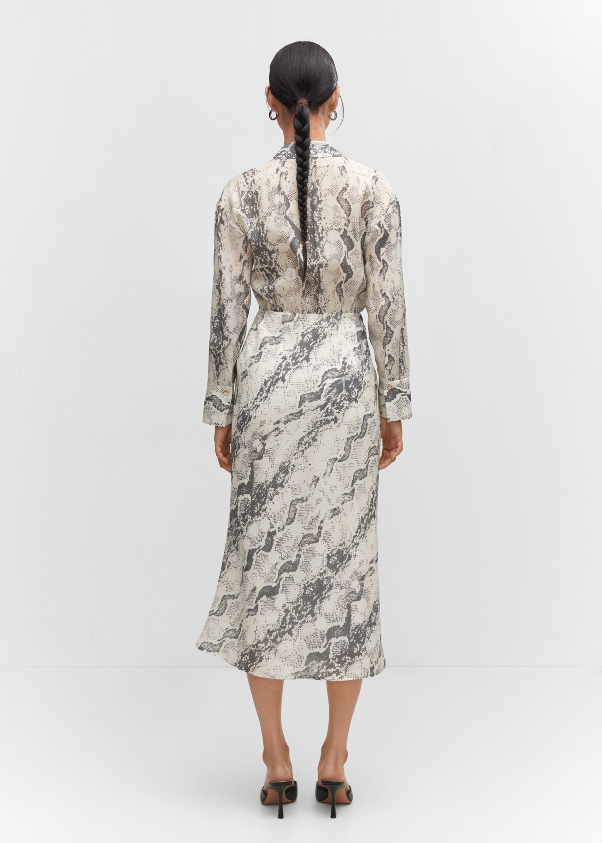 Lyocell-Kleid mit Schlangenprägung - Rückseite des Artikels