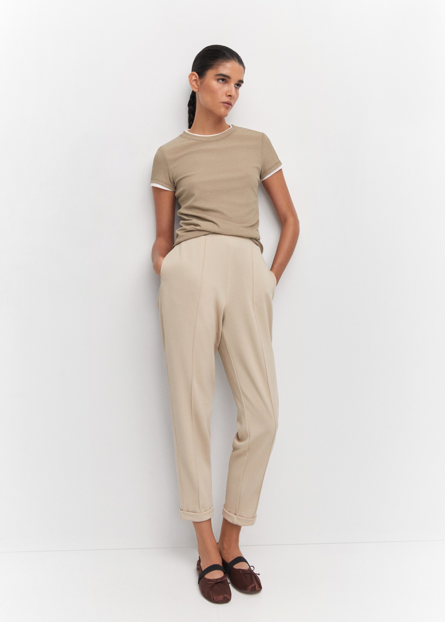 Jogger trousers with seam detail - Details of the article 2