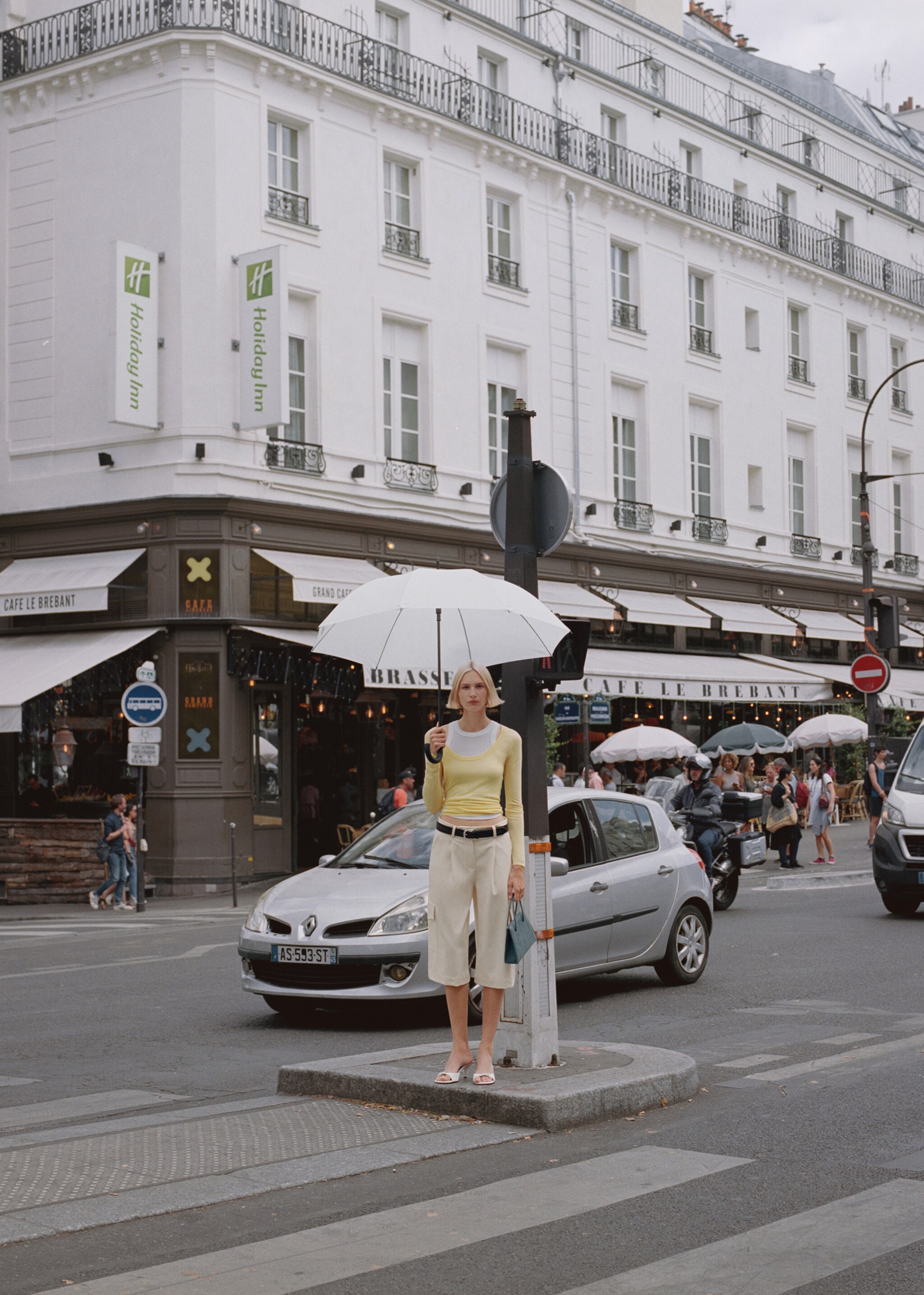 Bermudas cargo pinzas - Detalle del artículo 9, Crudo. Ref: 57064434-00.