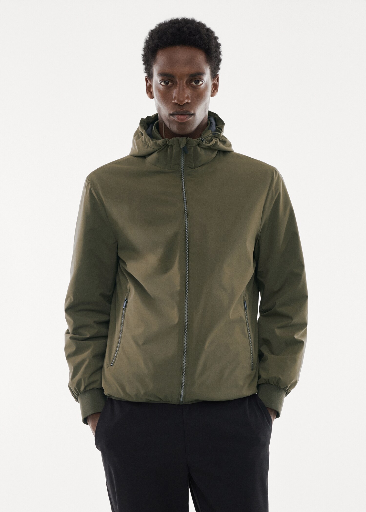Water-repellent hooded quilted jacket - Medium plane