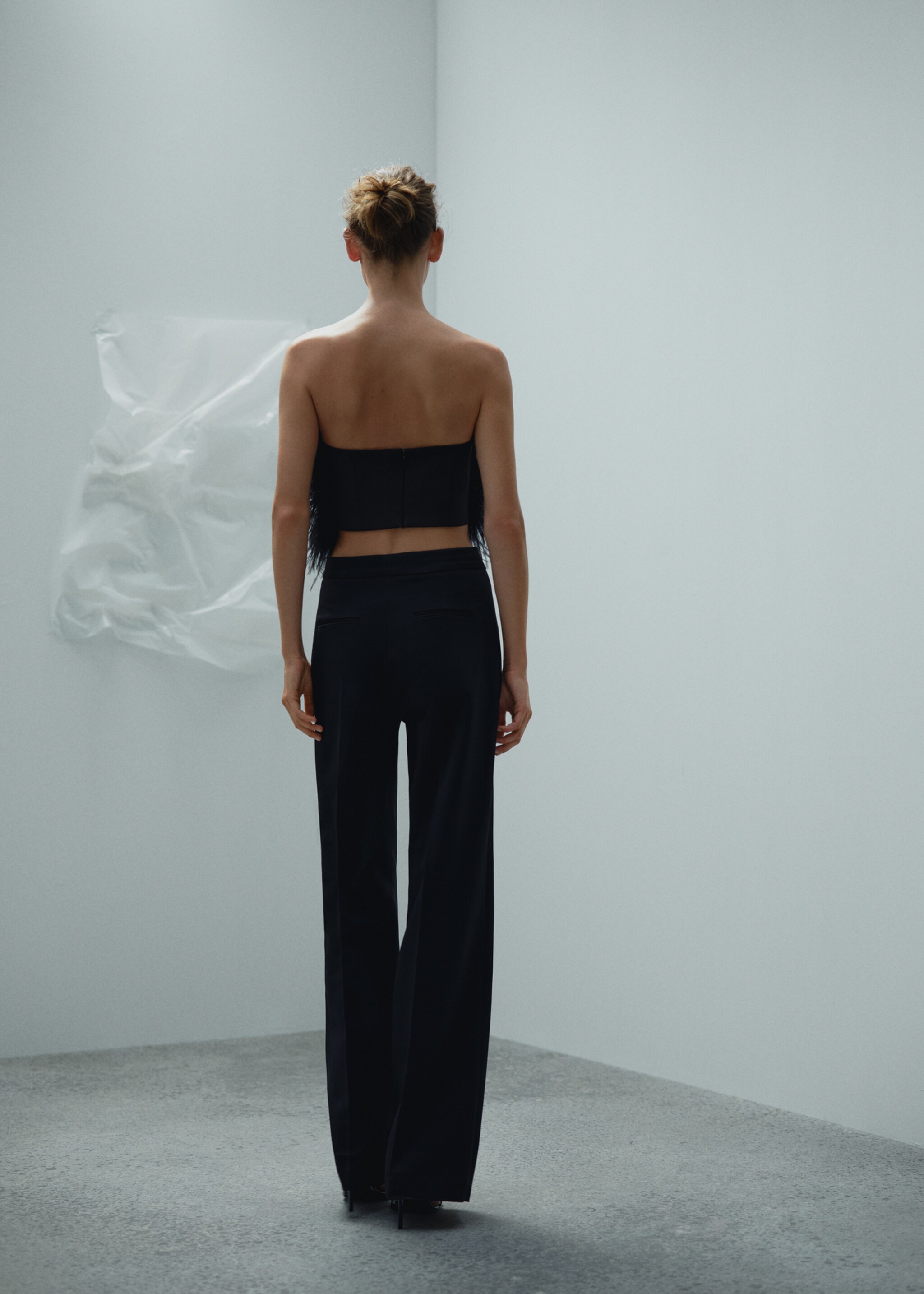 Bandeau-Top mit Federbesatz - Rückseite des Artikels