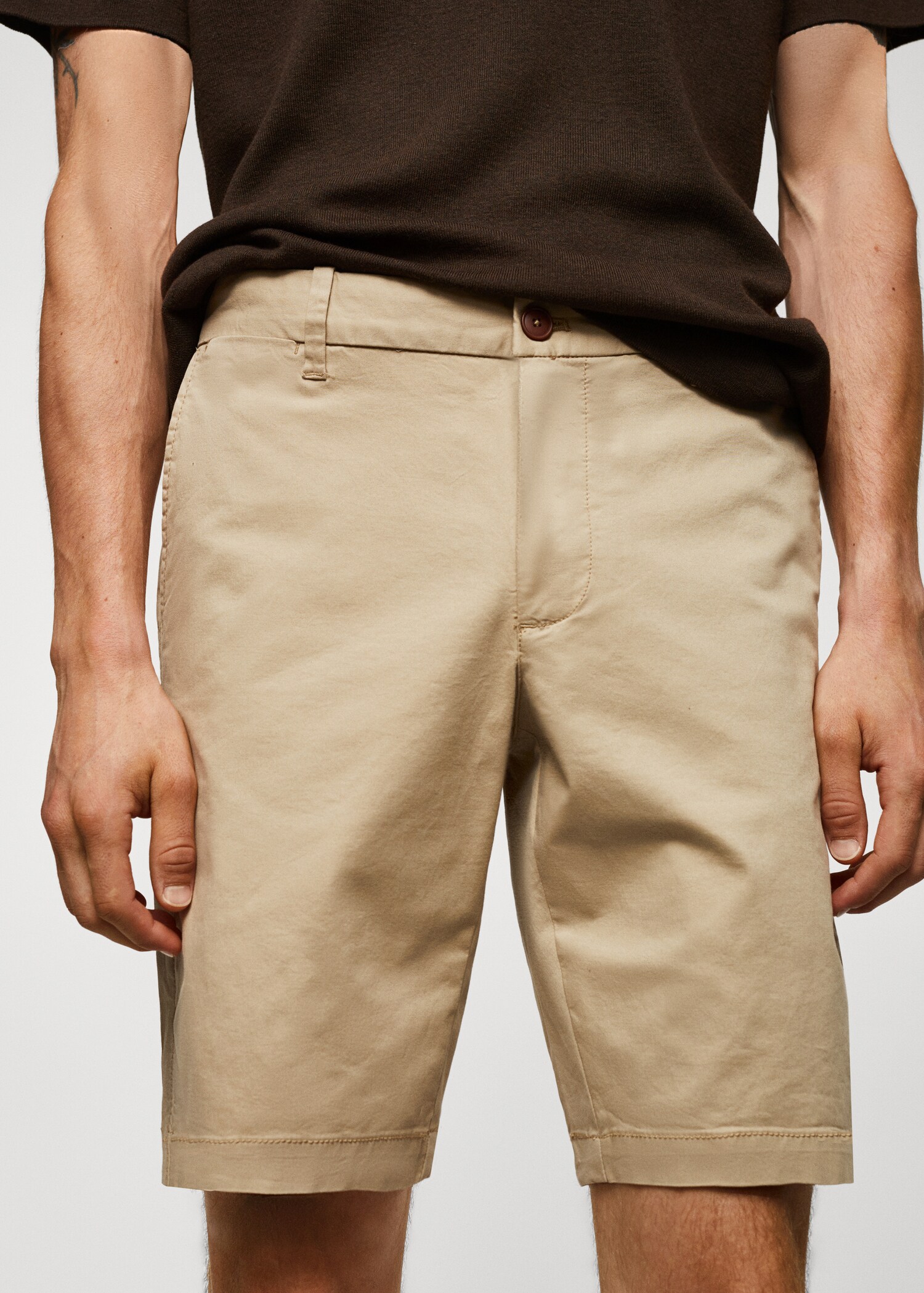 Slim-fit chino cotton bermuda shorts - Details of the article 1