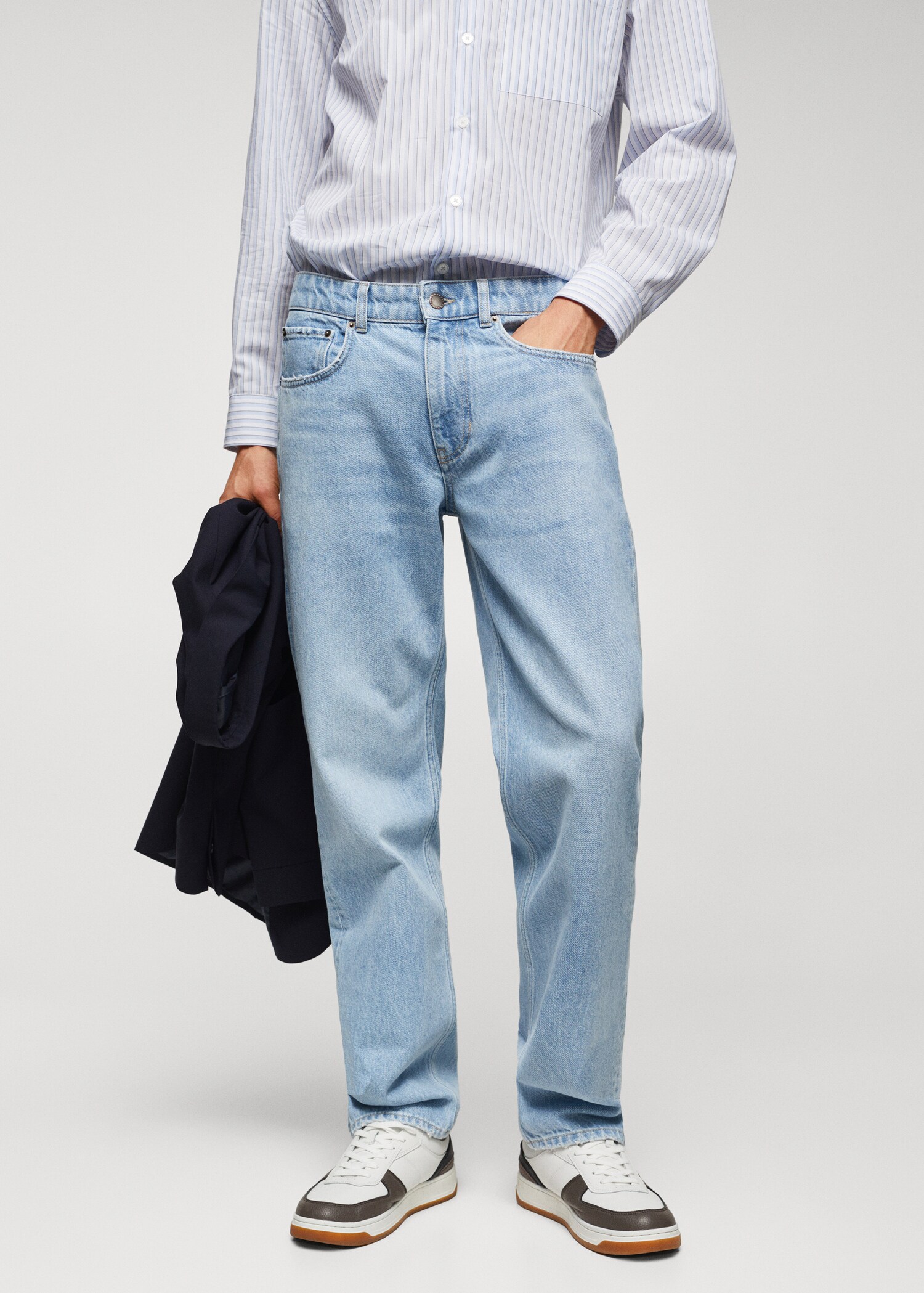 Light-wash loose-fit jeans - Medium plane