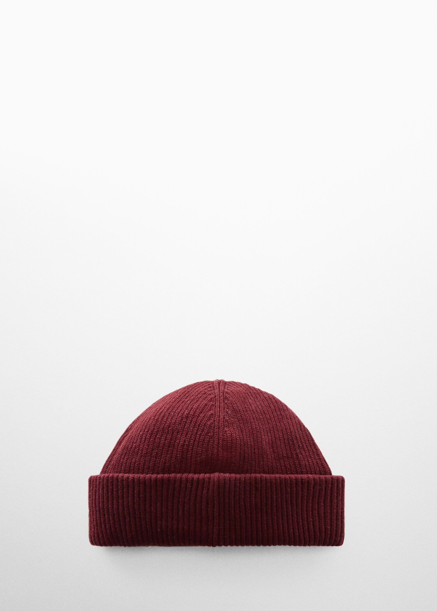 Short knitted hat - Article without model