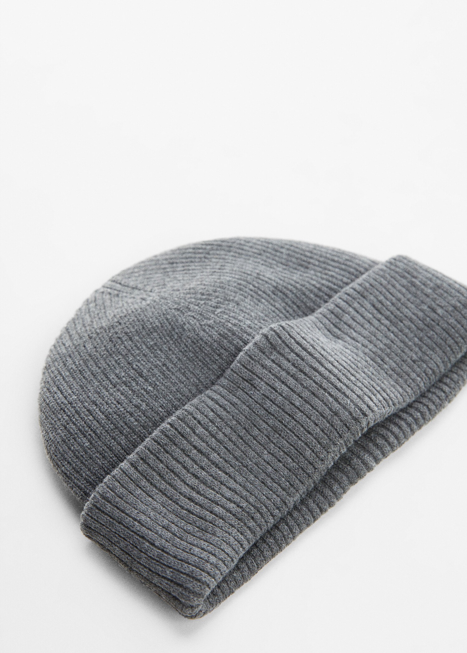 Short knitted hat - Medium plane