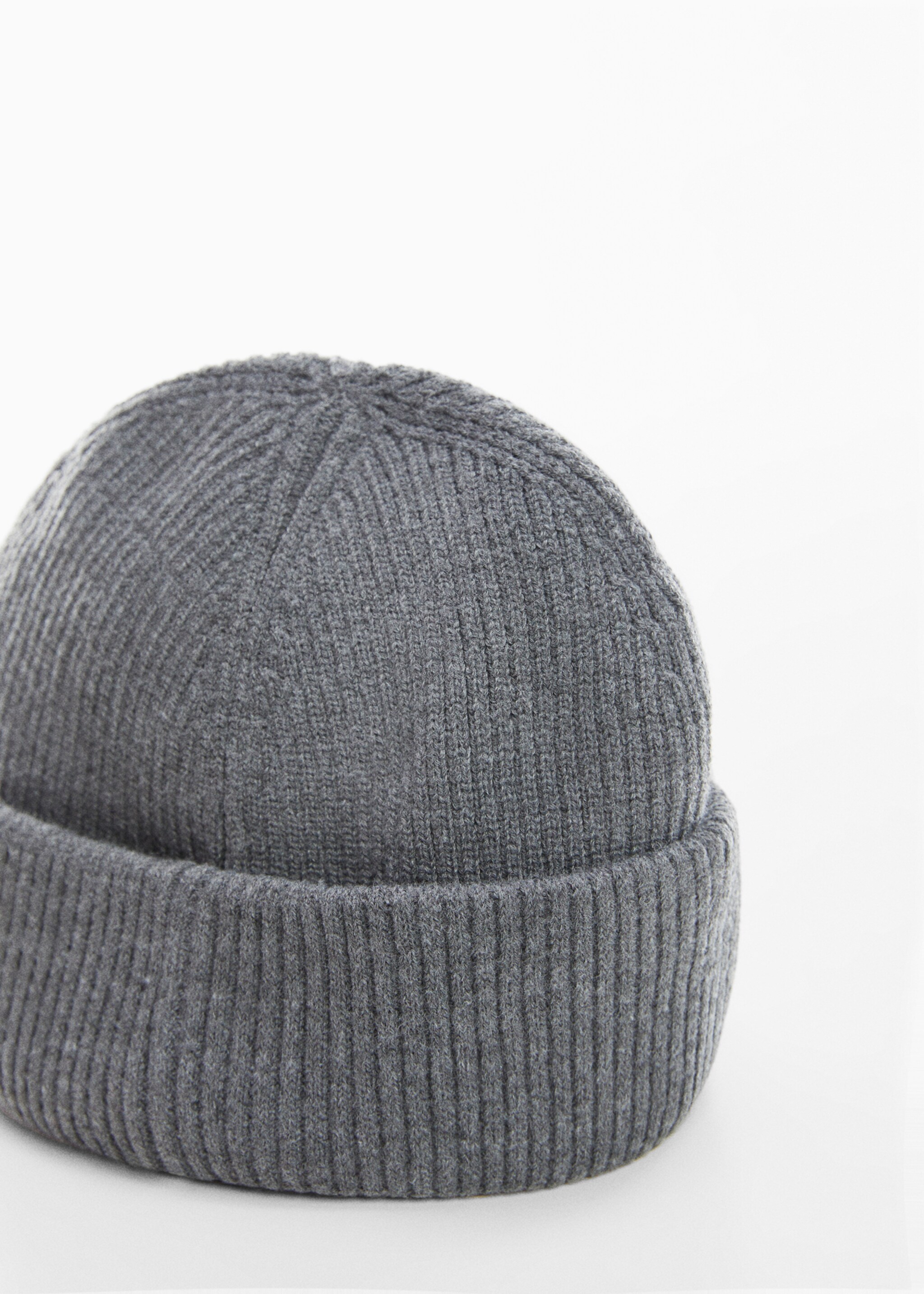 Short knitted hat - Details of the article 1