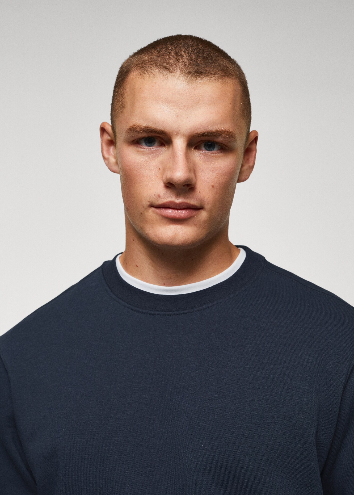 Lightweight cotton sweatshirt - Details of the article 1