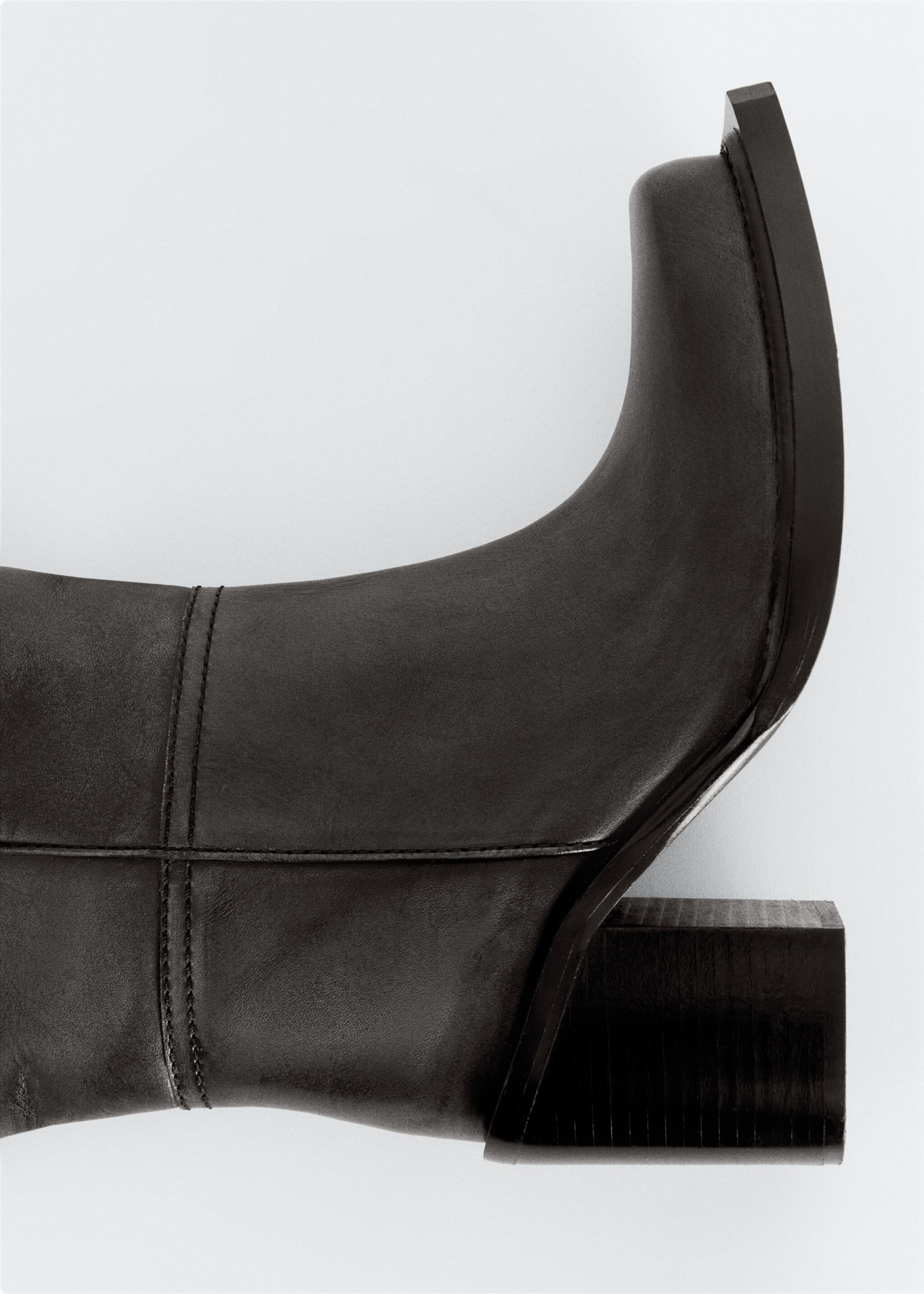 Lederstiefel mit hohem Schaft - Detail des Artikels 3