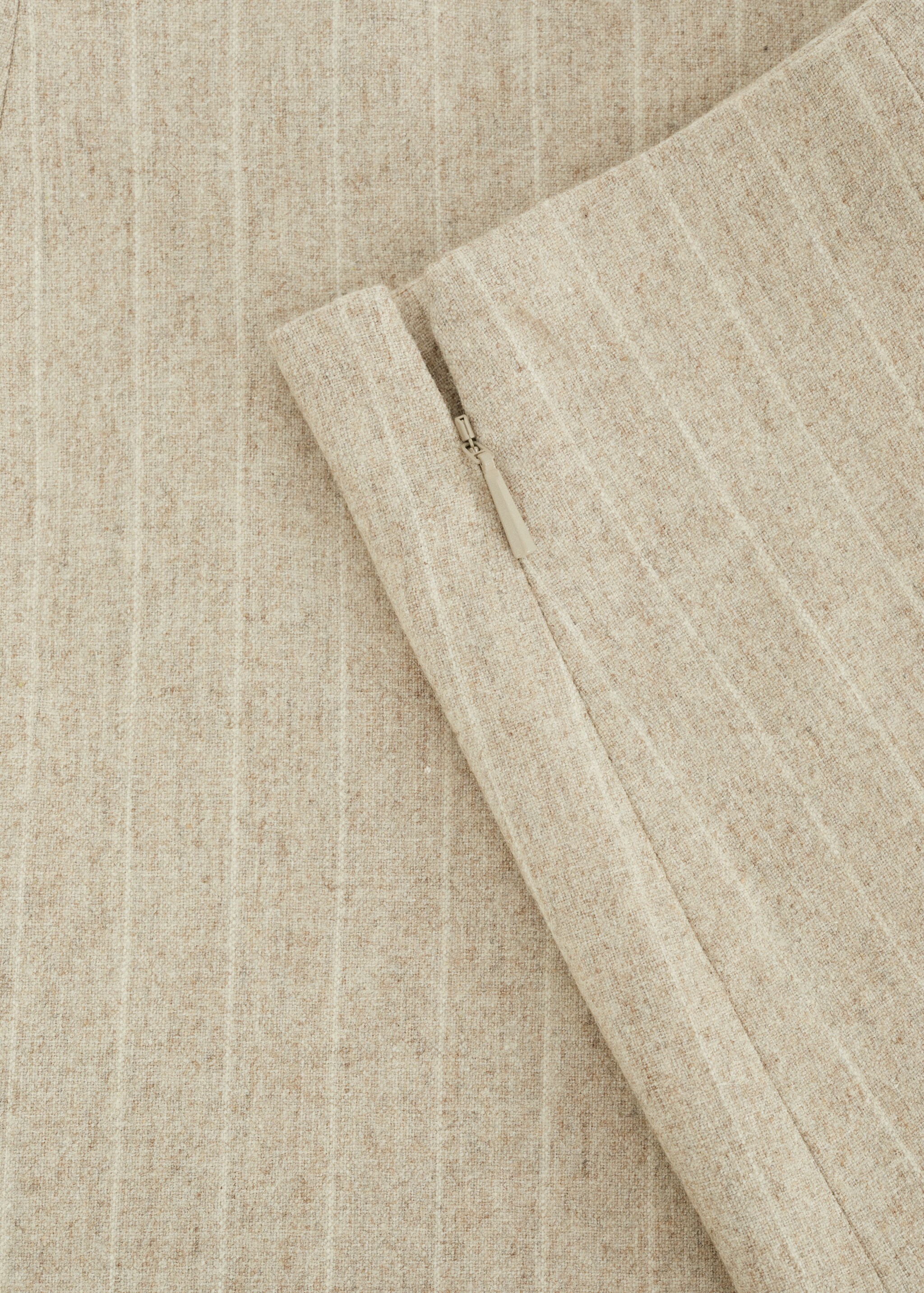 Vlněná sukně s tenkým proužkem - Detail zboží 8