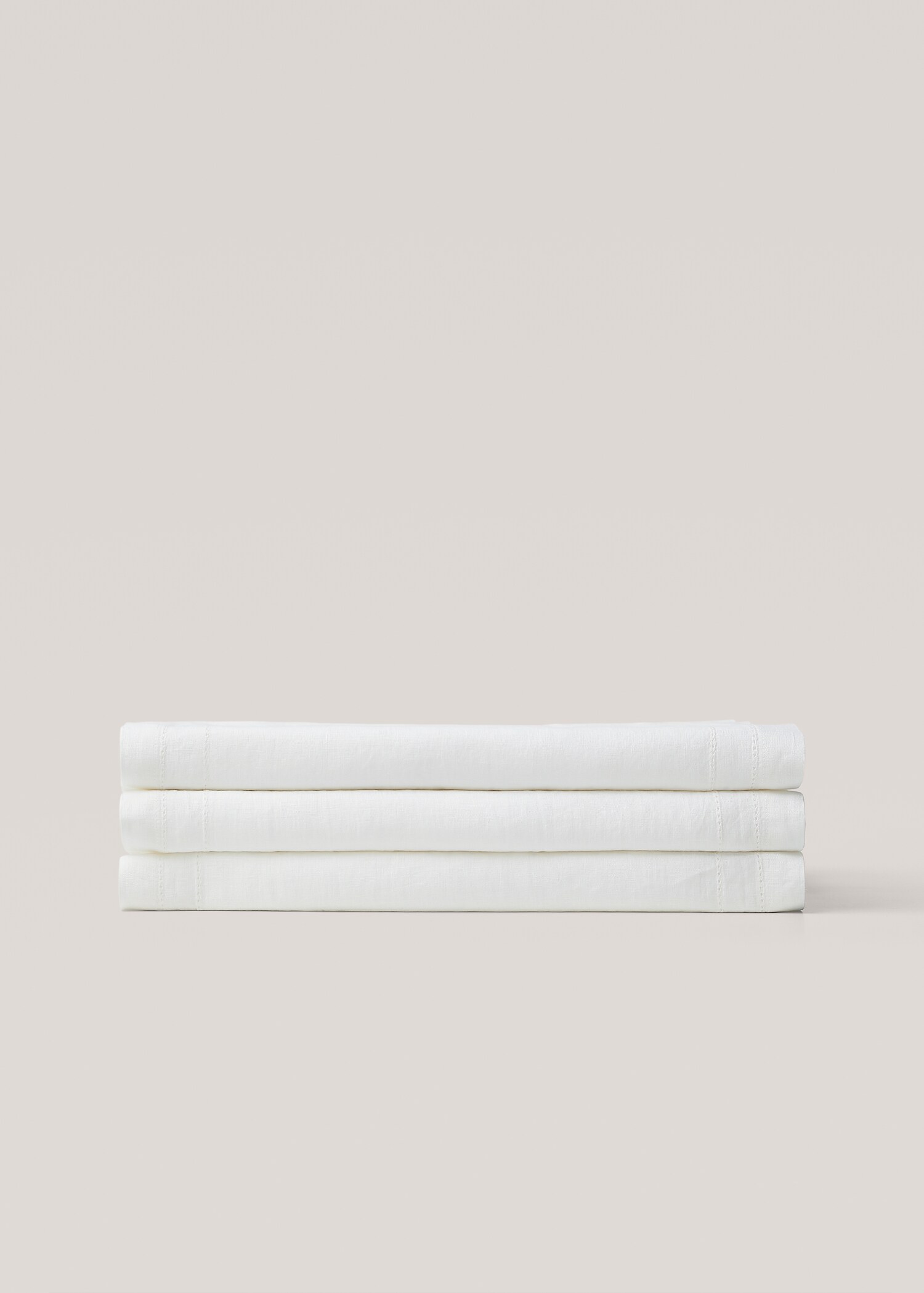 100% linen table runner with seam detail - Article without model