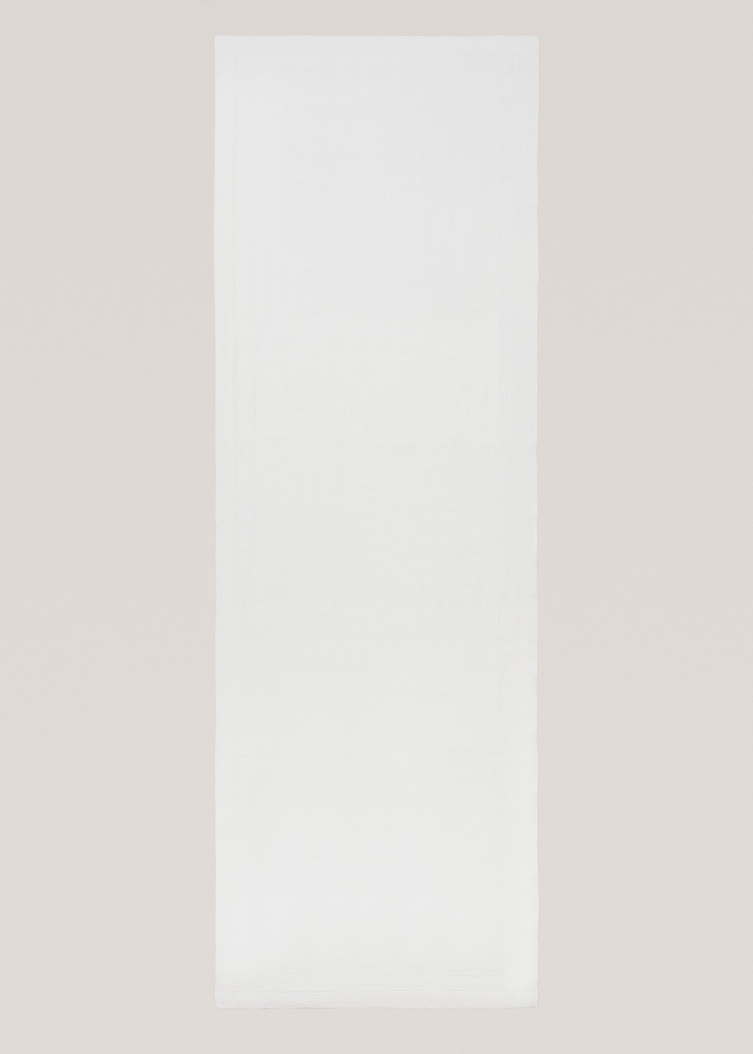 100% linen table runner with seam detail - Details of the article 1