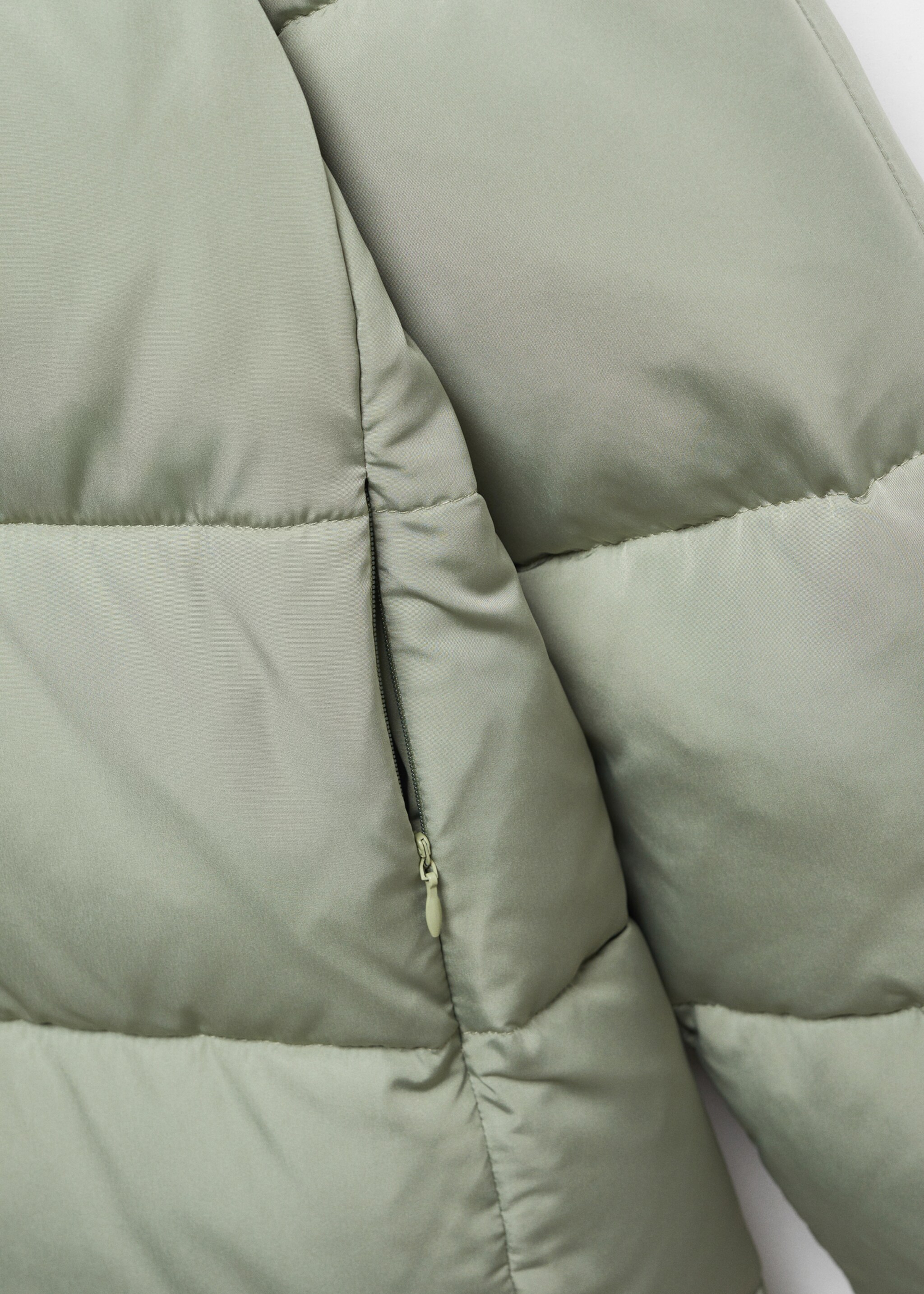 Hood puffer coat - Details of the article 8, Green. Ref: 57067702-00.