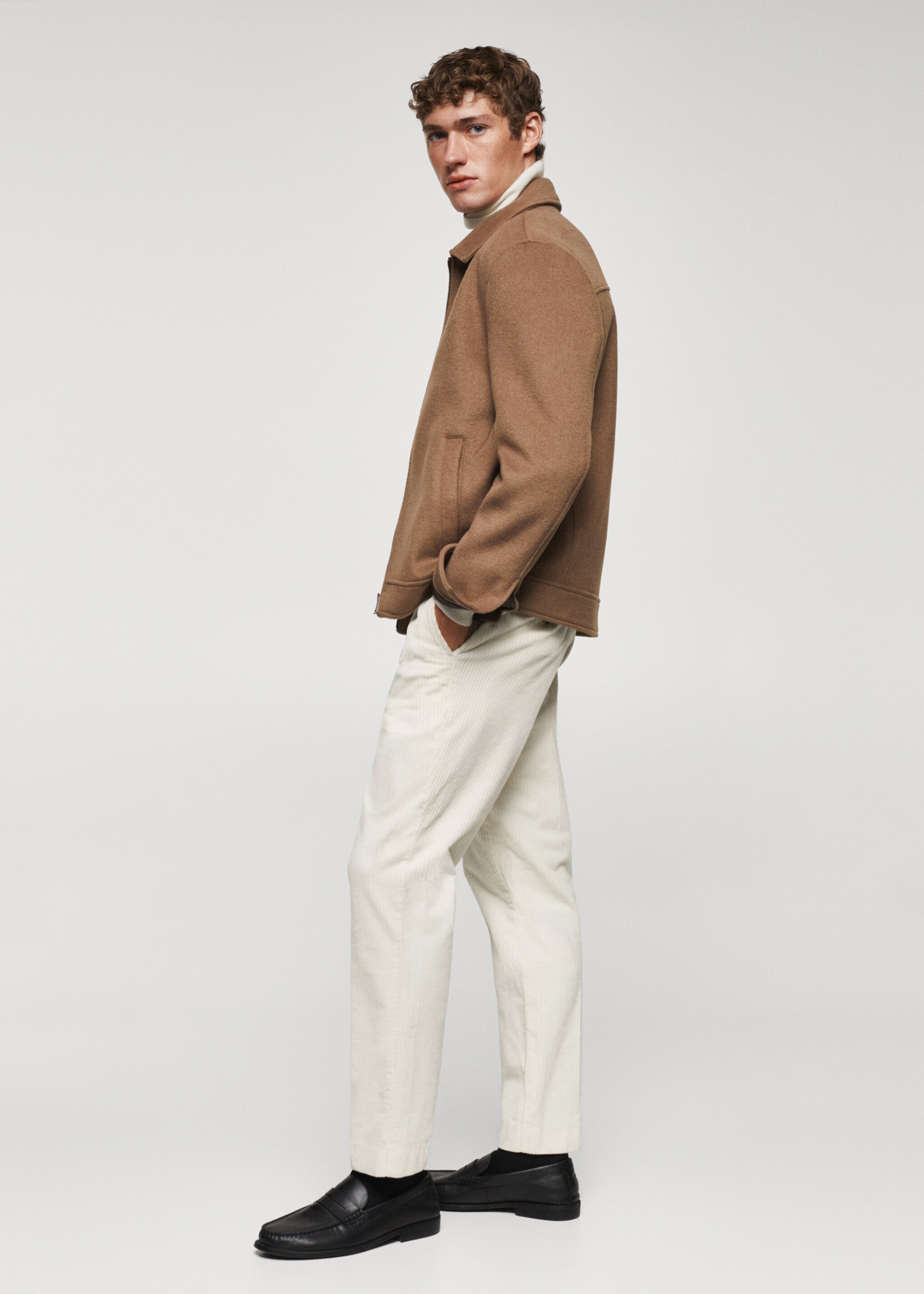 Pantalon slim fit en velours côtelé - Détail de l'article 2