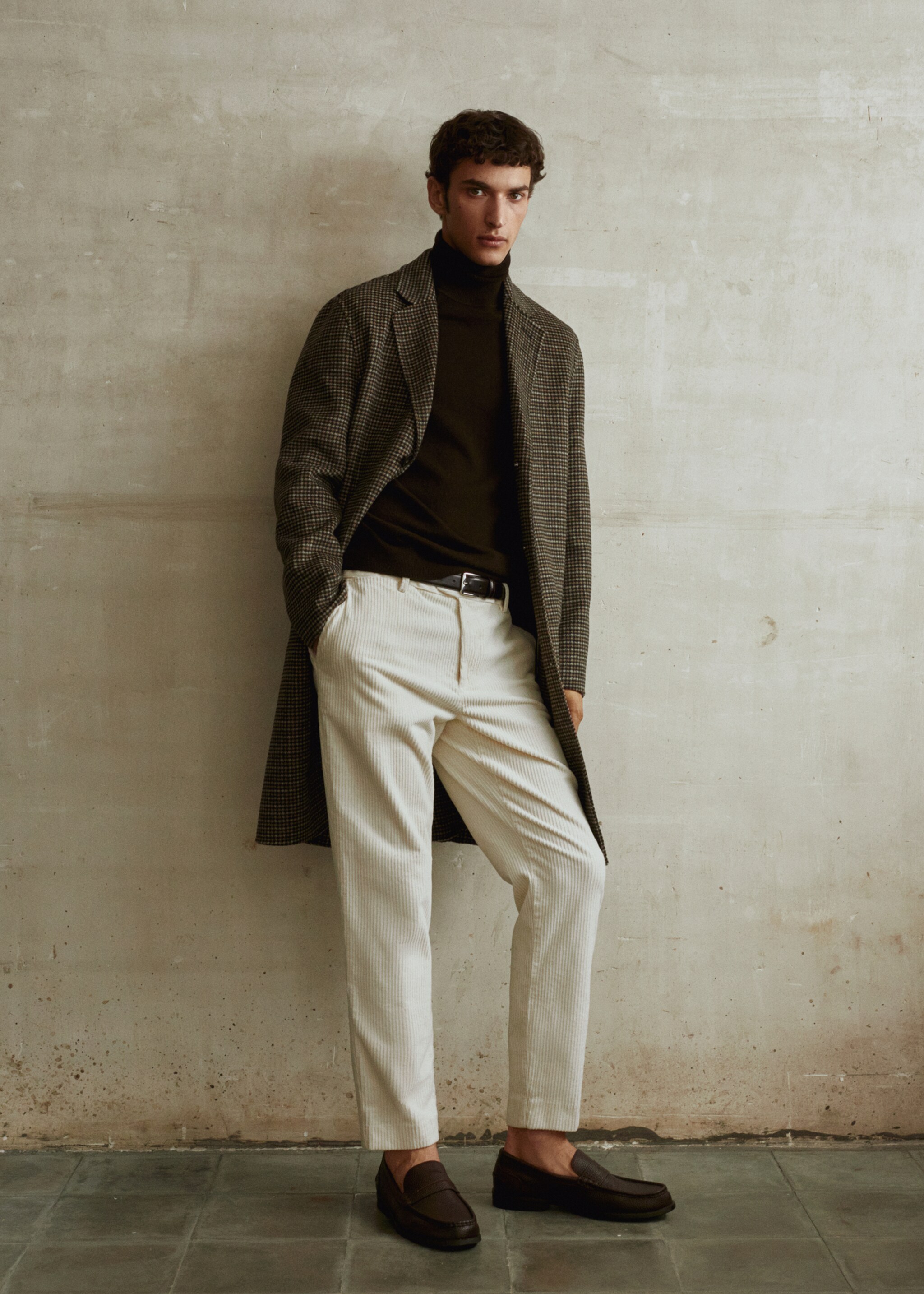Pantalon slim fit en velours côtelé - Détail de l'article 6