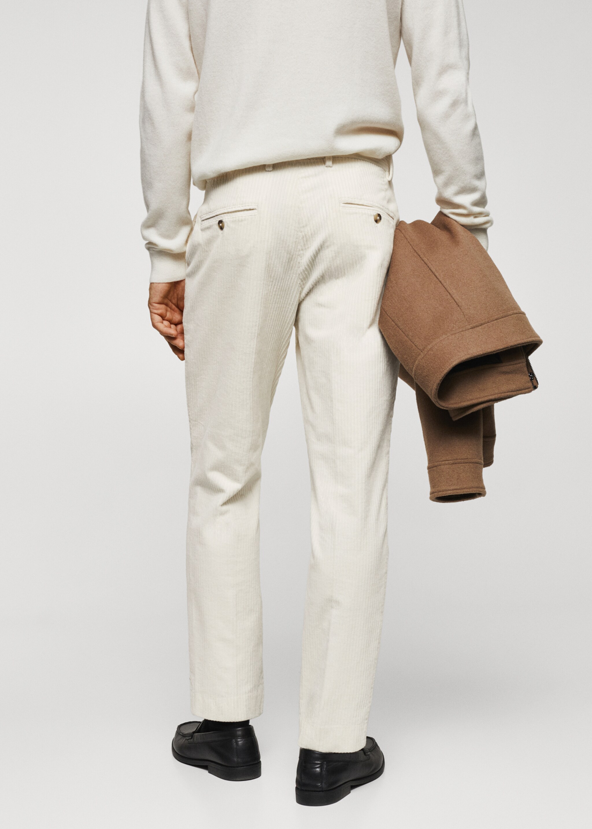 Pantalon slim fit en velours côtelé - Verso de l’article